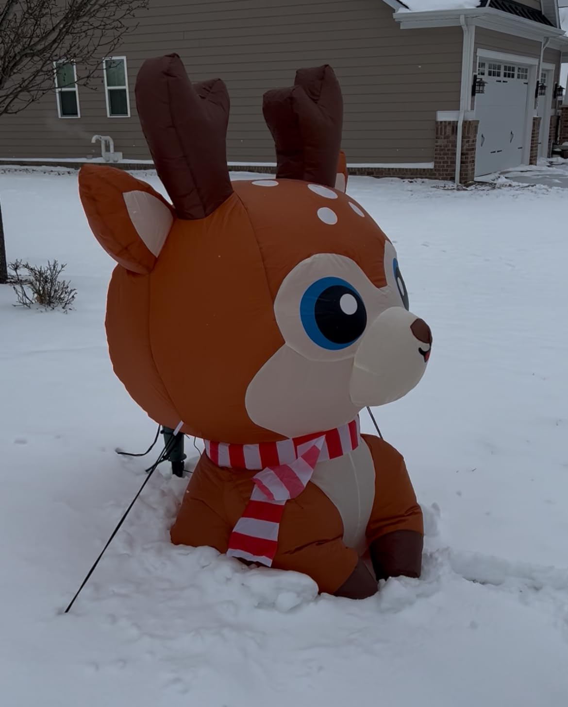 GOOSH 5 FT Christmas Inflatable Reindeer Outdoor Decoration Blow Up Yard Cute Deer with Built-in LEDs for Indoor Party Xmas Garden Lawn Decor customer photo 1