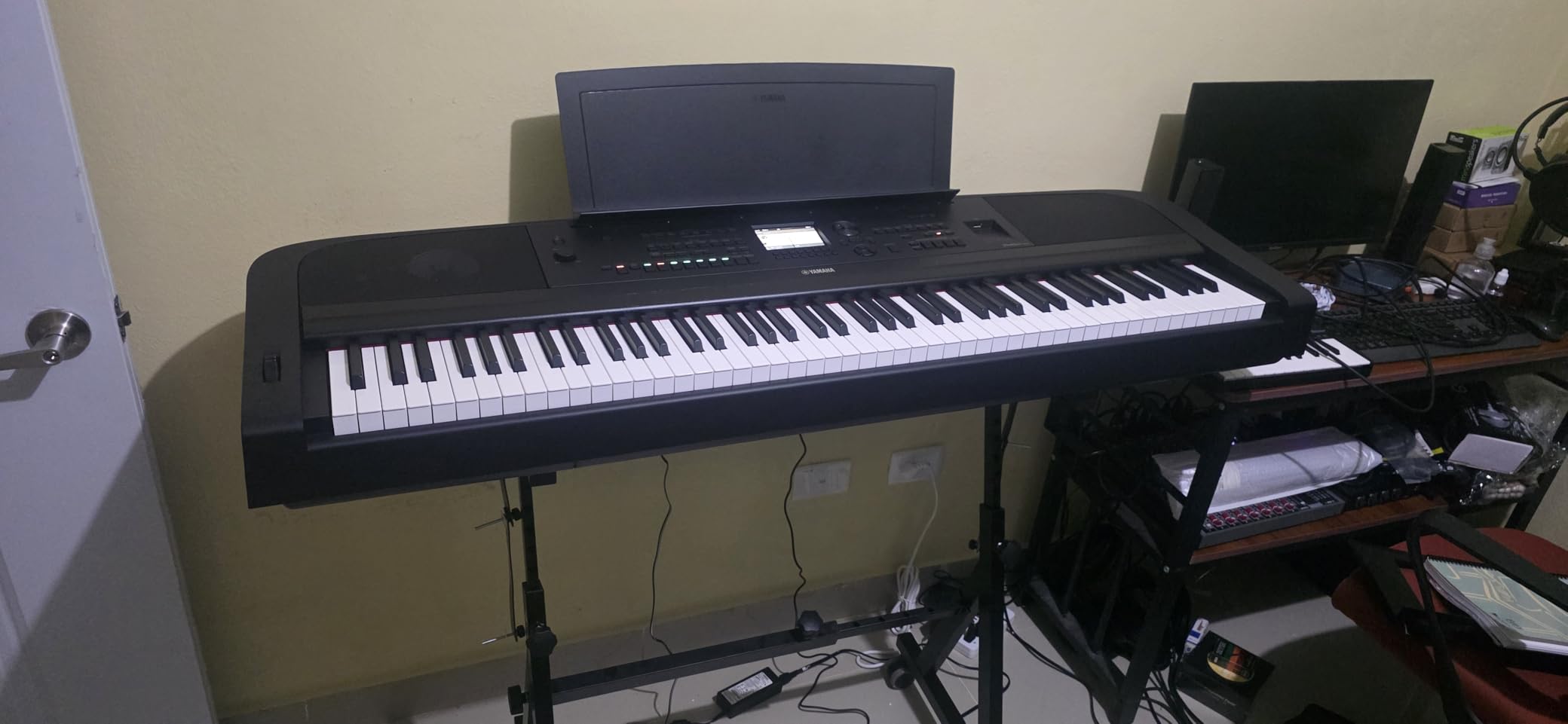 Yamaha DGX-670WH, 88-Key Weighted Digital Piano with Sustain Foot Switch and Music Rest, White - Furniture Stand Sold Separately customer photo 2