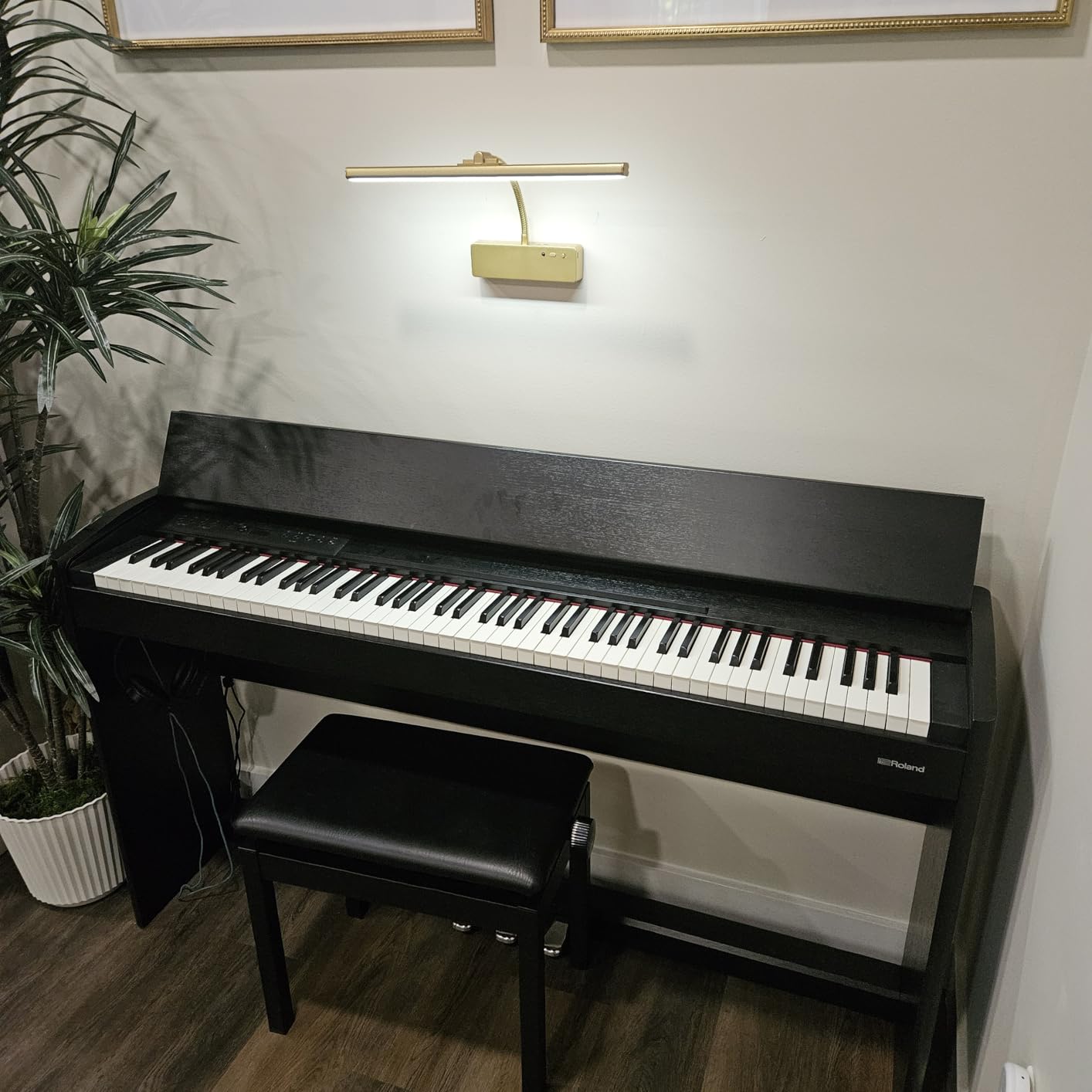 Roland F701 Digital Piano - Home (F701-WH) customer photo 1