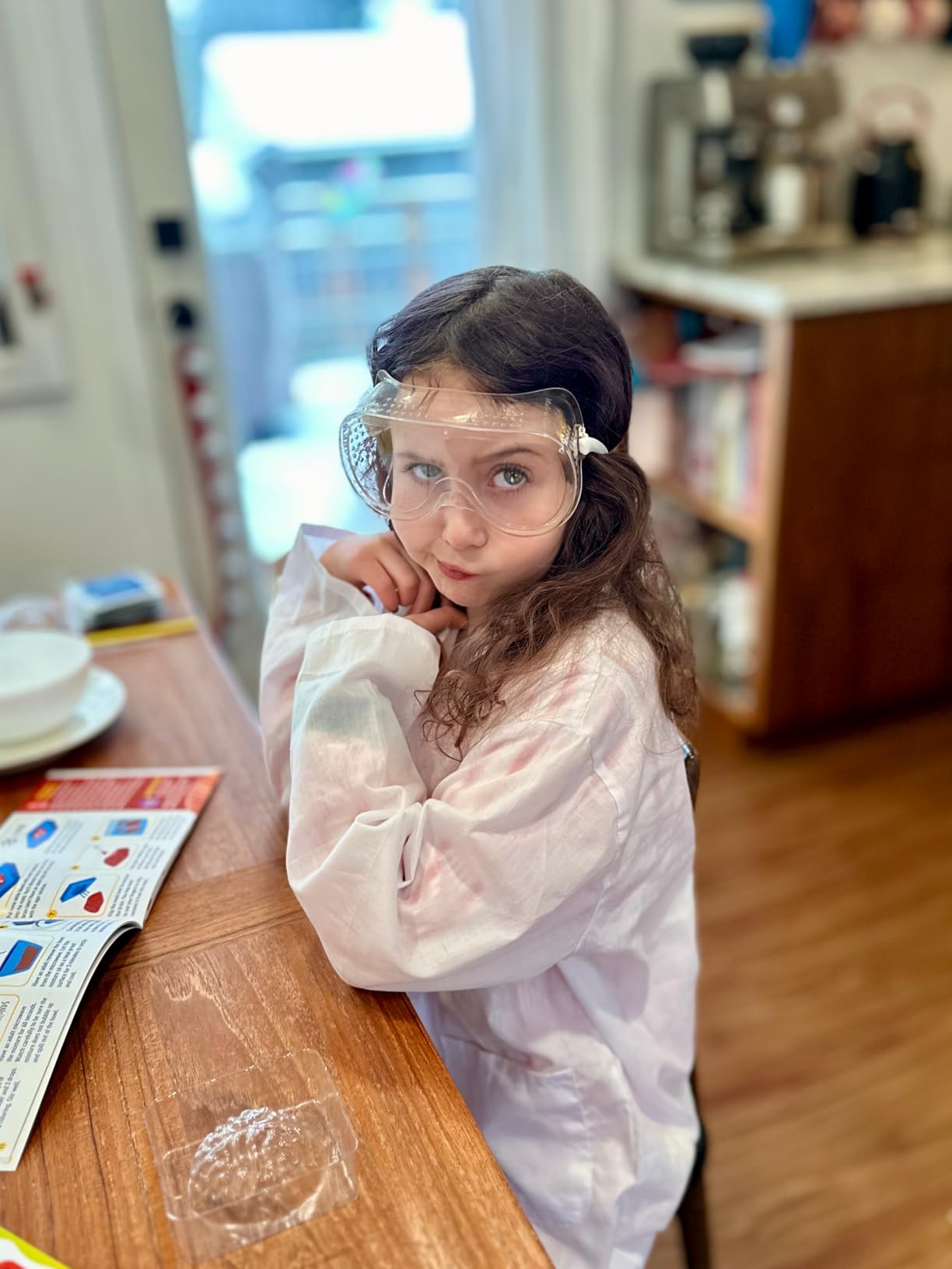 National Geographic Gross Science Kit - 45 Gross Science Experiments- Dissect a Brain, Make Slime, Creepy STEM Project for Boys and Girls, Birthday Gifts for Kids 8-12 (Amazon Exclusive) customer photo 1