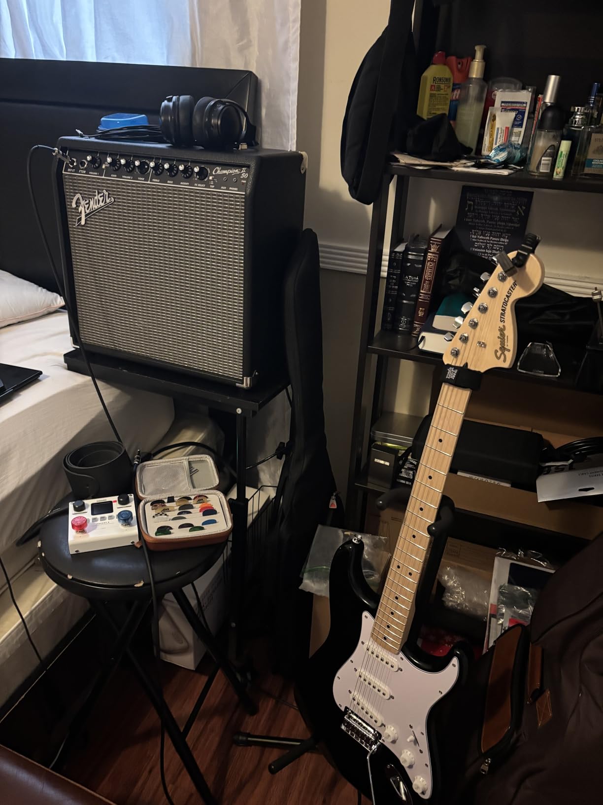 Squier Affinity Series Stratocaster Electric Guitar, with 2-Year Warranty, Lake Placid Blue, Maple Fingerboard customer photo 1