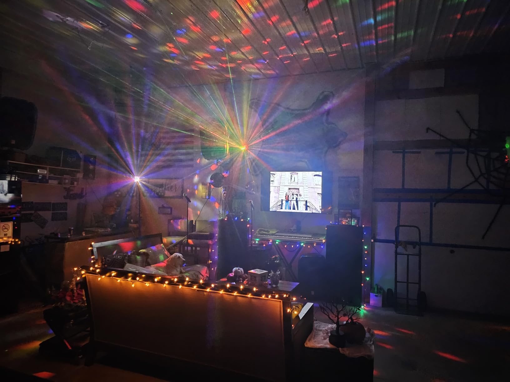 MOSFiATA Fog Machine with Disco Light 600W Smoke Machine RGB LED lights, 2500 CFM Spray, Remote Control, Perfect for Halloween, Christmas, Wedding, Party, Club, DJ Stage Effect customer photo 2