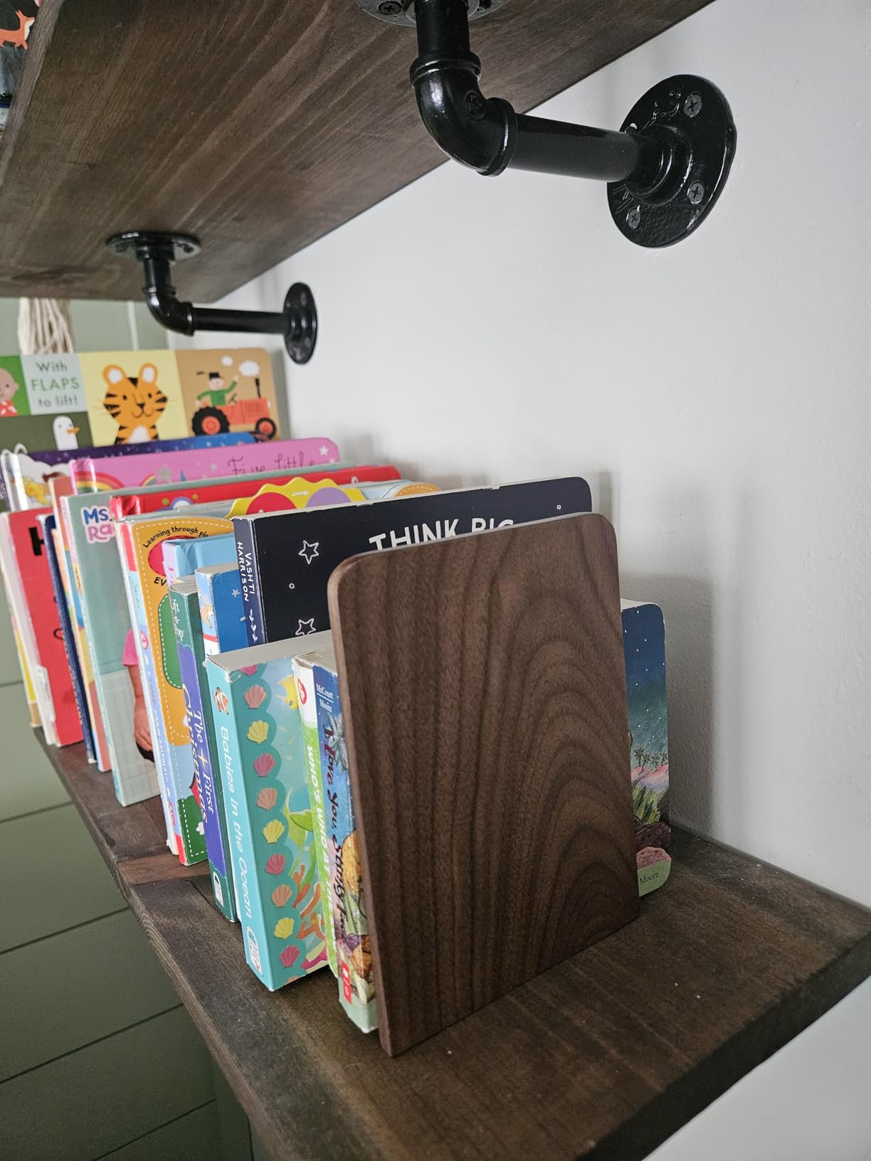 Large Bookend Hold Heavy Books-7x4x5in 2 Pack Non-Skid Wood Bookends Walnut | Heavy-duty wooden bookends Heavy-duty design holds heavy books, Non-skid base keeps books upright on desk/shelf. customer photo 1