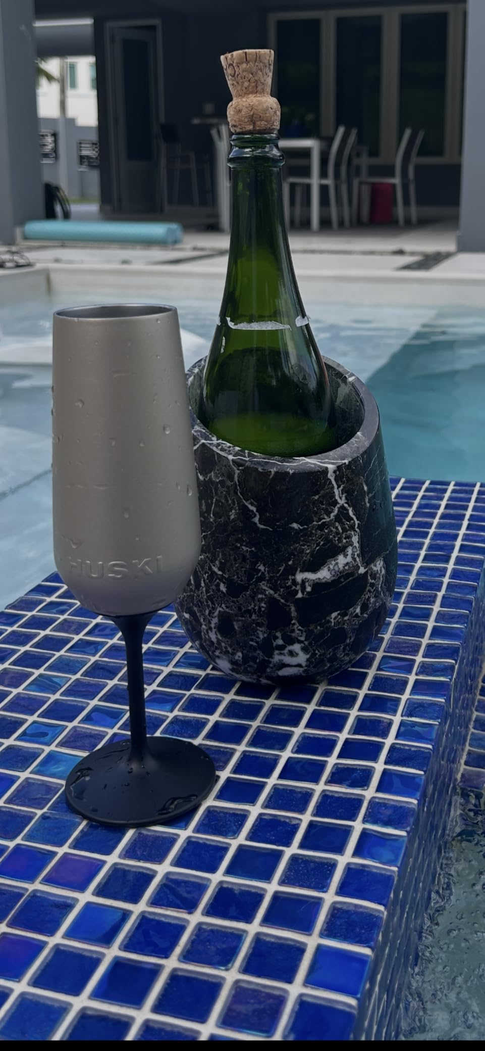 Gusto Nostro Marble Wine Chiller Bucket - 750ml Wine Bottle Cooler and Champagne Chiller for Party, Kitchen, Bar Cart Decor to Chill & Keep Bottles Cold with Unique Wine Lovers Gift Box (White) customer photo 1