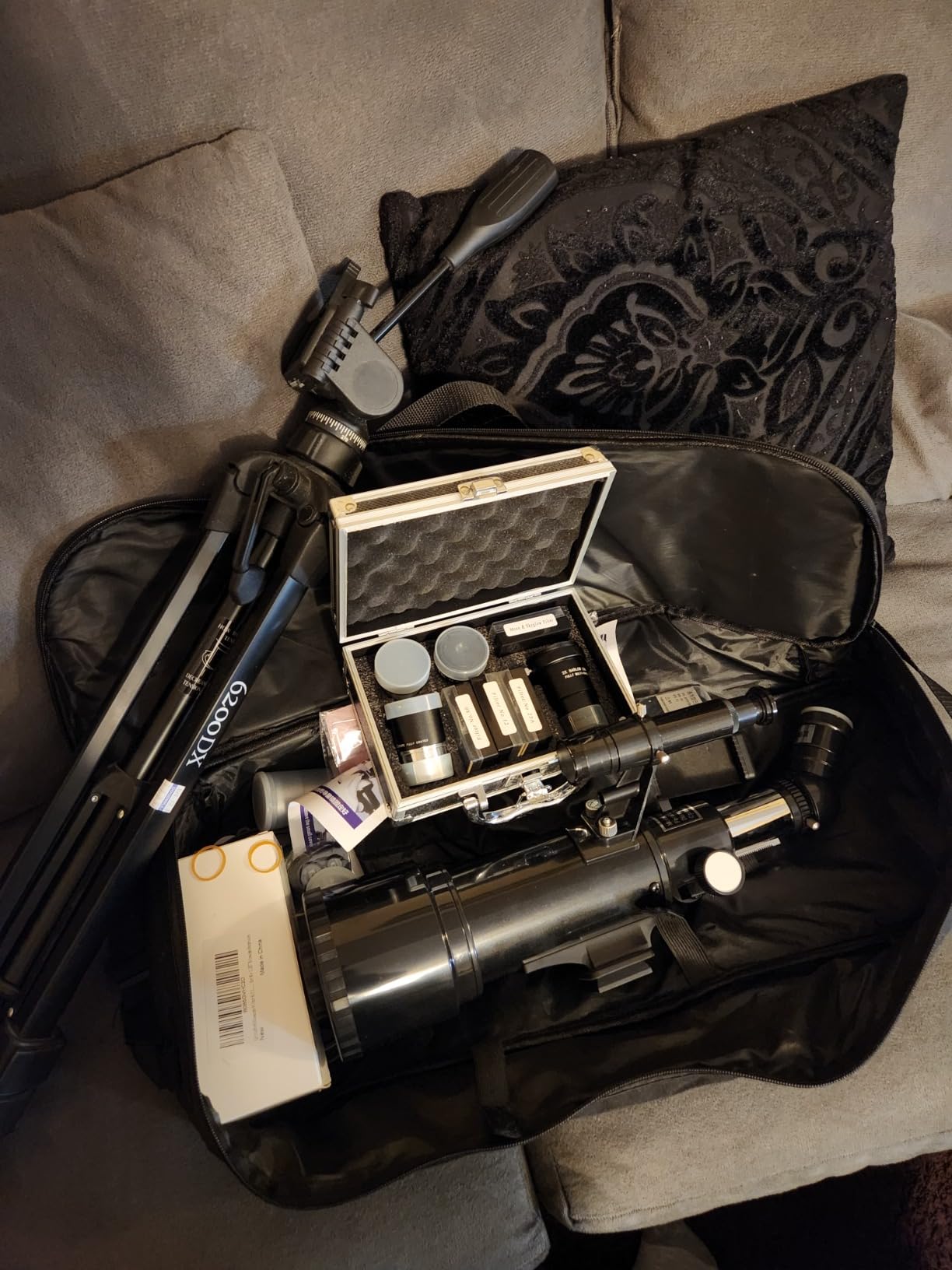 Astronomical Telescope Accessory Kit - with 3pcs Plossl Eyepieces Set, 4pcs Filter Set, a 2X Barlow Lens customer photo 1