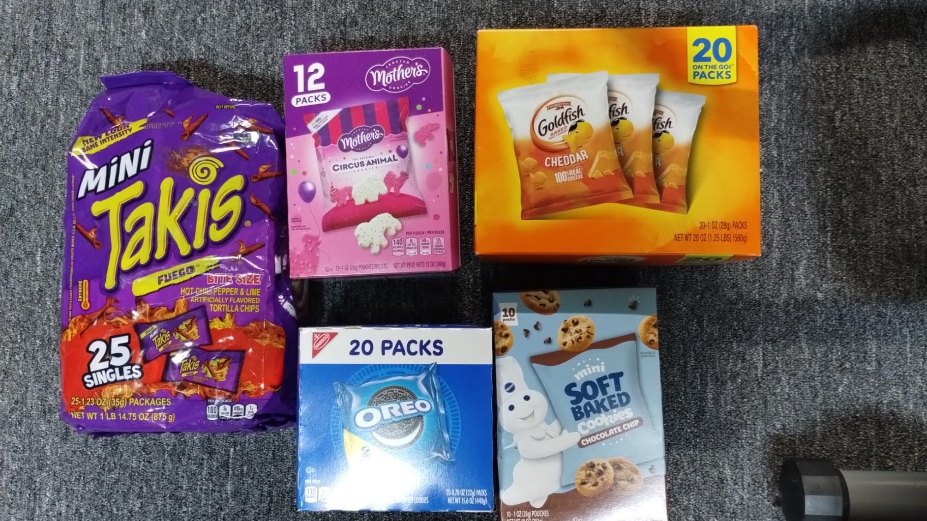 OREO Chocolate Sandwich Cookies, 20 Snack Packs (2 Cookies Per Pack) customer photo 1