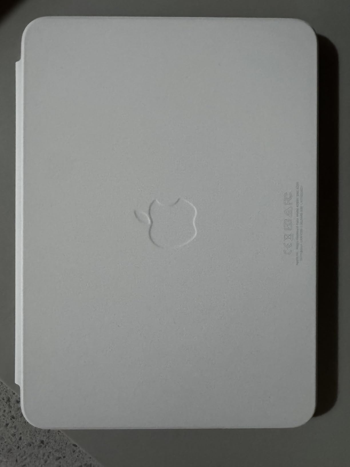 Apple Magic Keyboard Folio: iPad Keyboard and case for iPad (A16 and 10th Generation), Detachable Two-Piece Design that attaches magnetically, Built-in trackpad, US English - White customer photo 2