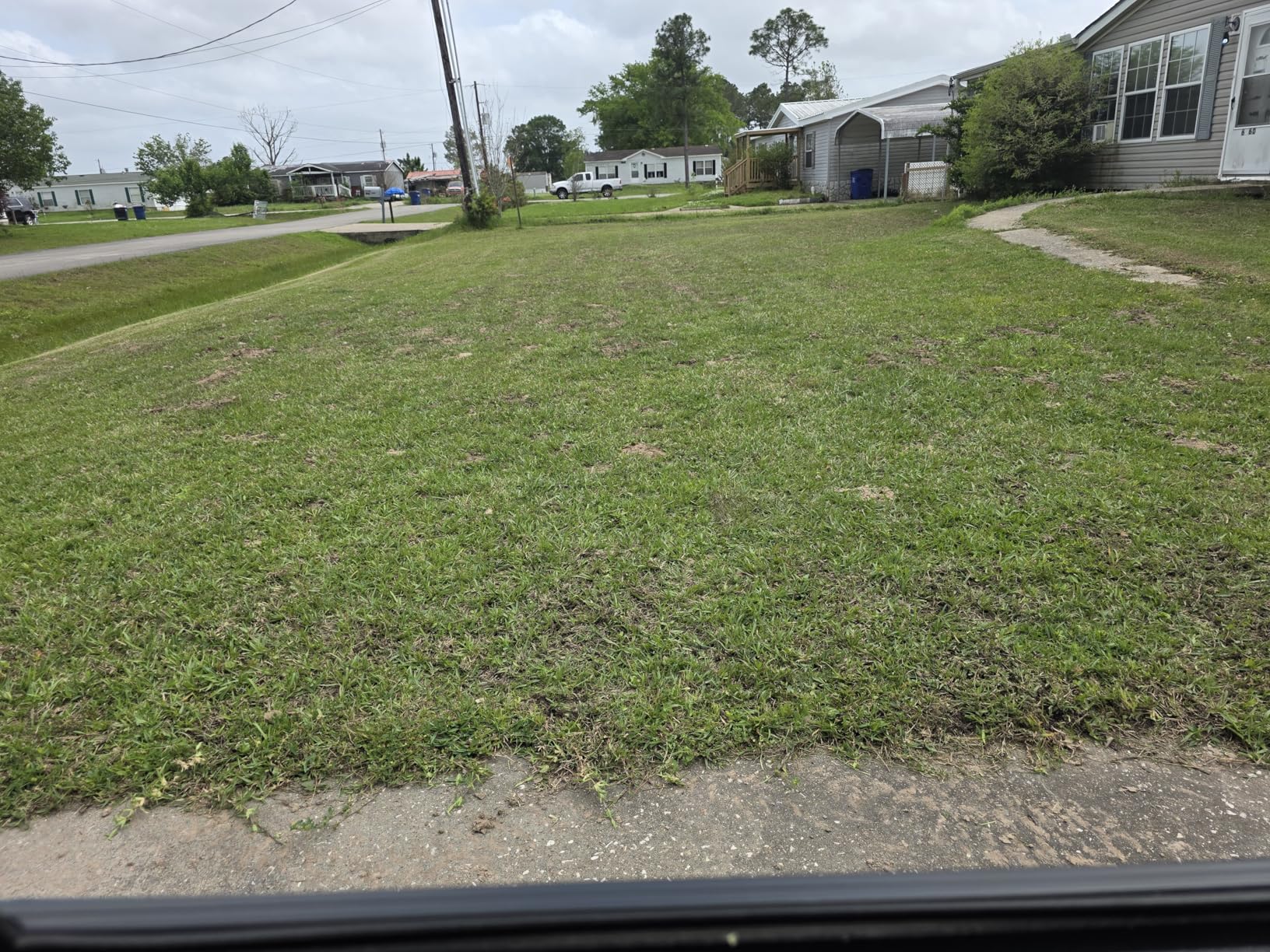 Remote Controlled Lawn Mower | 55° Slope Capability | Hybrid Self-Charging Dual Battery | Brushless Motors | Zero Turn customer photo 1