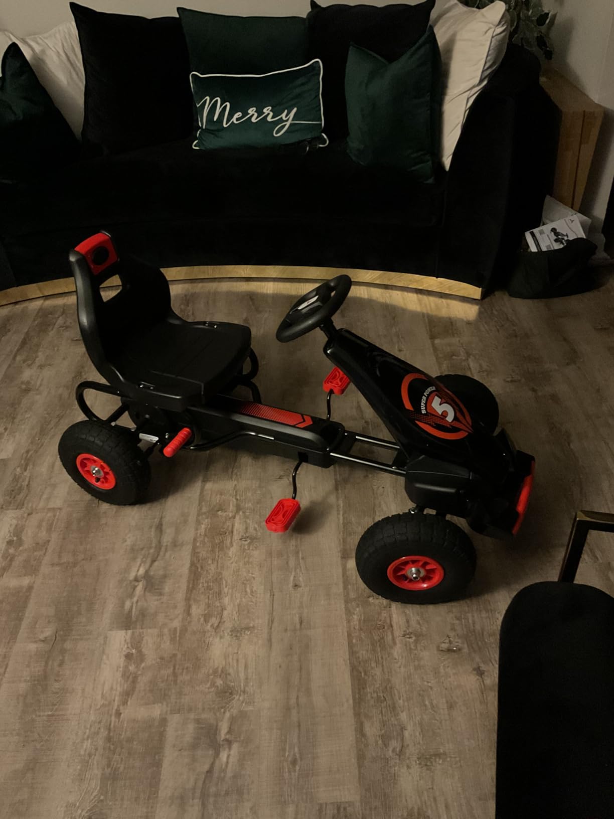Aosom Kids Pedal Go Kart Ride-on Toy with Ergonomic Comfort, Pedal Car with Tough, Wear-Resistant Tread, Go Cart Kids Car for Boys & Girls with Suspension System, Safety Hand Brake, Ages 5-12, Red customer photo 2