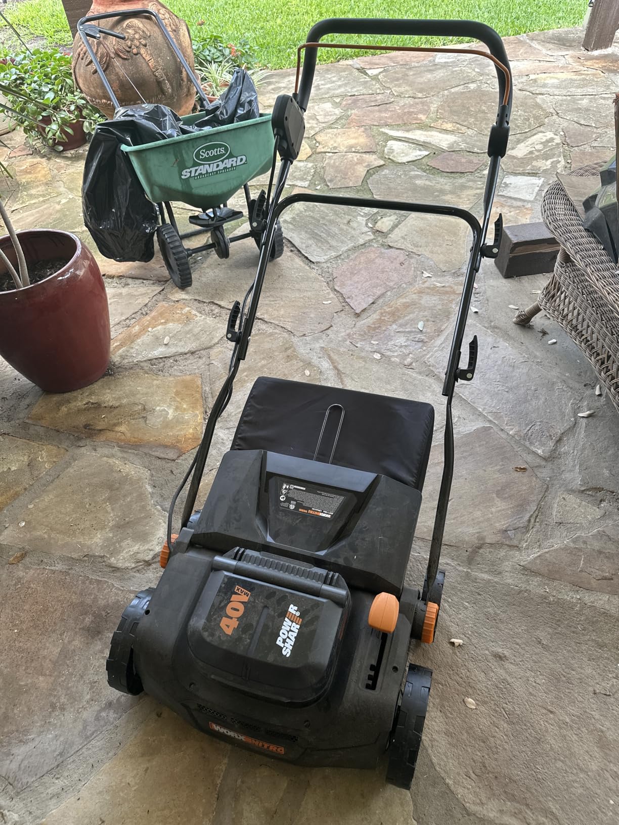 Worx 40V Cordless Lawn Dethatcher, 2 in 1 Dethatcher & Scarifier with Brushless Motor, Electric Dethatcher Removes Deep Thatch & Improves Grass Health, 2 × 4.0 Ah Batteries & Charger Included, WG855 customer photo 2