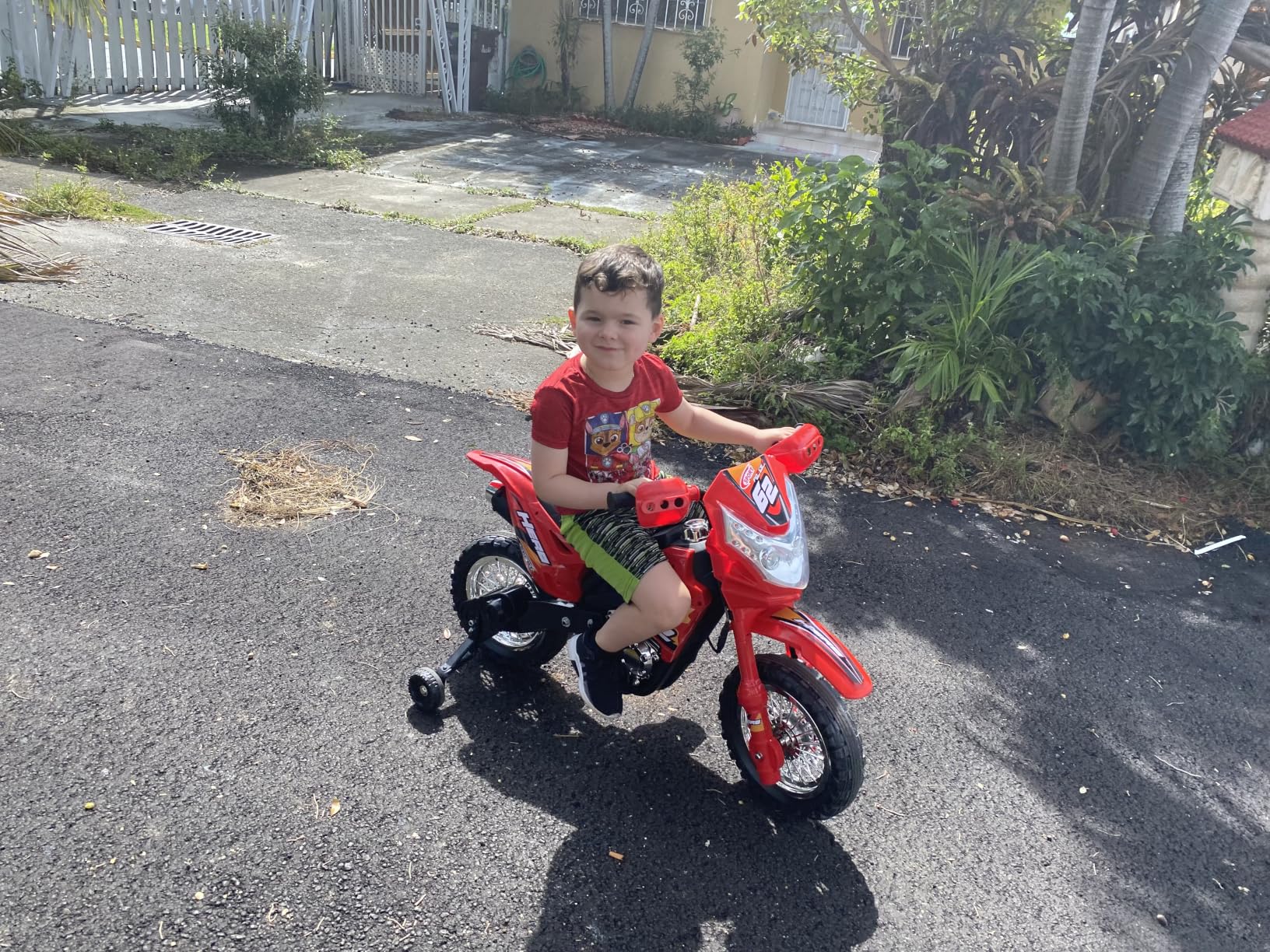 Best Choice Products Kids 6V Ride On Motorcycle w/Treaded Tires, Working Headlights, 2mph Top Speed, Training Wheels, Realistic Sounds, Music, Battery Charger - Black customer photo 1