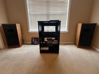Yamaha R-N800A Network Receiver with Phono and Built-in DAC, Silver | 2.1-Channel Network A/V Receiver with MusicCast and YPAO for streaming, vinyl and multi-room audio customer photo 1