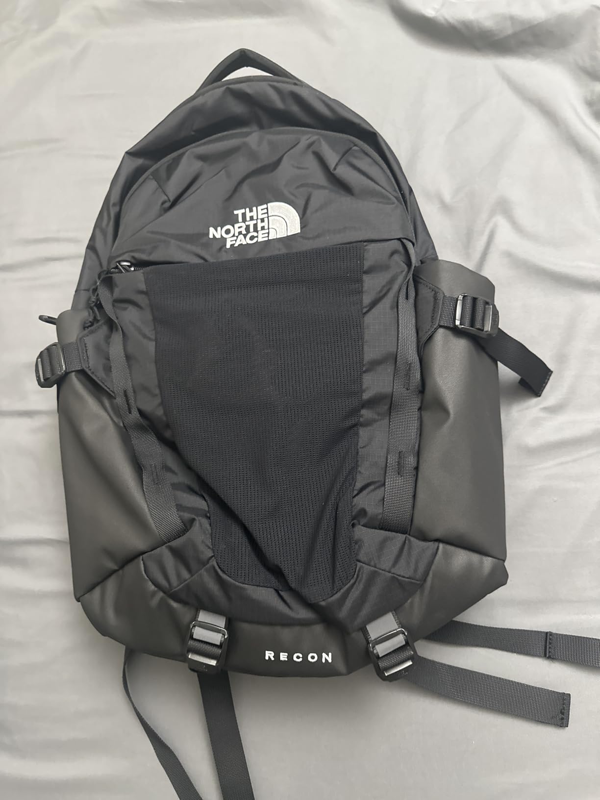 The North Face Recon Everyday Laptop Backpack - Daypack, Water Repellent, Laptop Sleeve, 2 Water Bottle Pockets, TNF Black customer photo 2