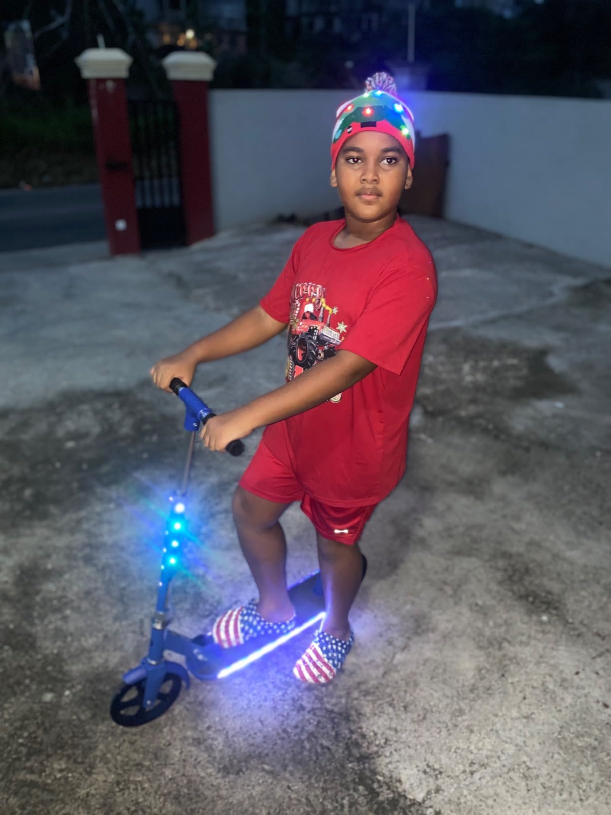Jetson Jupiter Jumbo 2-Wheel Kick Scooter, Sturdy Wide Deck, Height Adjustable Handlebar, Rear Brake, Easy-Folding Mechanism, 8 inch wheels customer photo 2