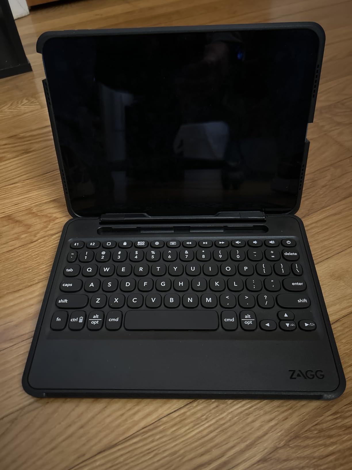 ZAGG Rugged Book iPad 11