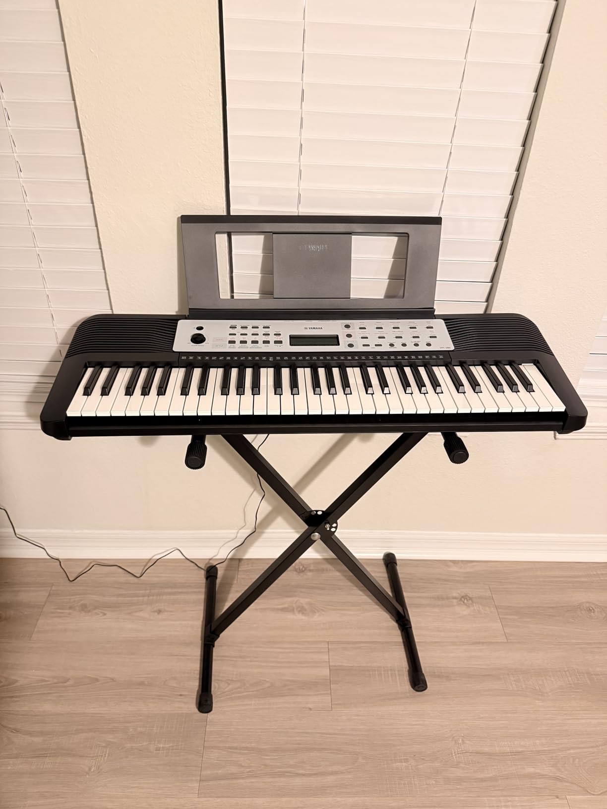 Yamaha 61-Key Portable Keyboard for Beginners with Built-In Songs, Quiz Mode, Music Rest, with Power Adapter YPT280 customer photo 2