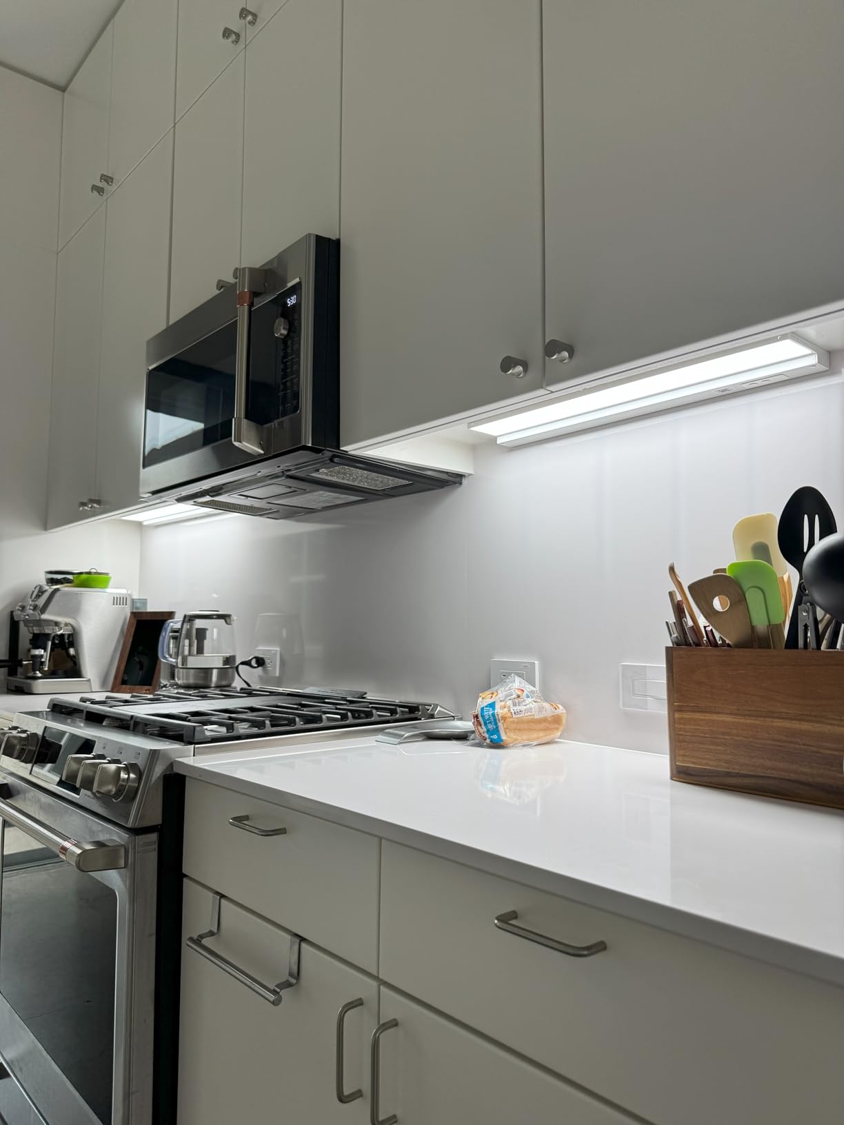 GE Cync Reveal HD+ Smart Undercabinet Light Fixture, Color Changing Undercab Light, Smart Wi-Fi Kitchen Light, Works with Alexa and Google Home, 18-in Bar customer photo 1