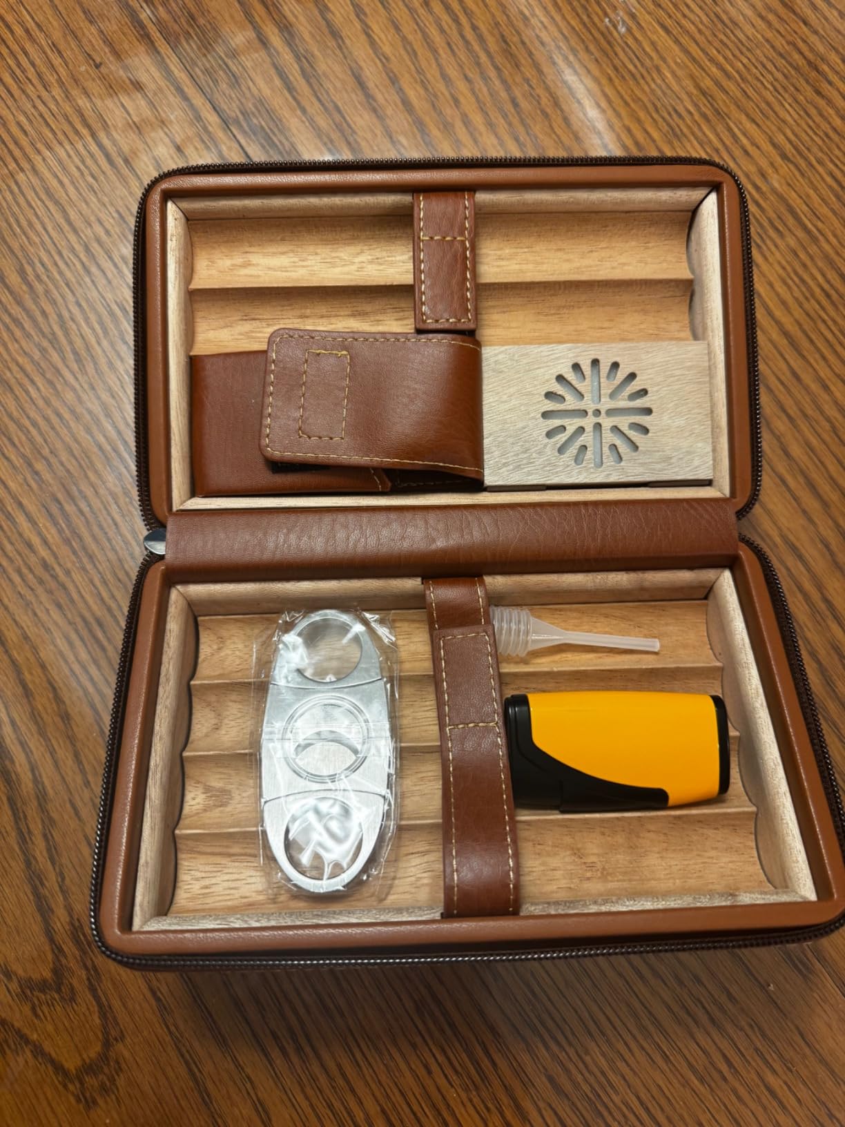 Cigar Case, Travel Humidor, 4 Pack Black Cedar Wood Leather Case with Cigar Cutter, Humidifier, Ashtray and Towel for Men customer photo 2