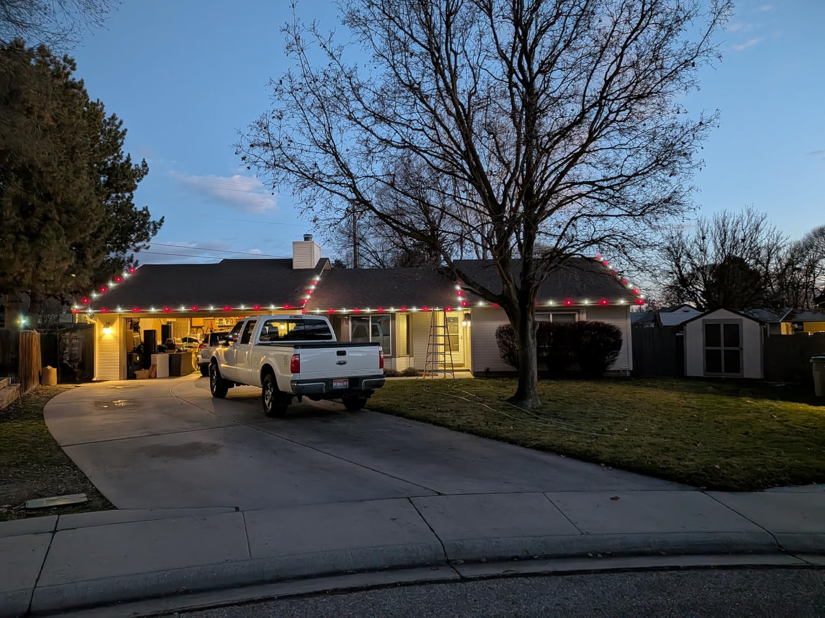 Vintage C9 LED Christmas Lights Outdoor, 150 Feet C9 String Lights with 75 Shatterproof C9 Bulbs, Waterproof Connectable Commercial Christmas Tree Lights for Outside Roofline Patio Decor, Multicolor customer photo 2