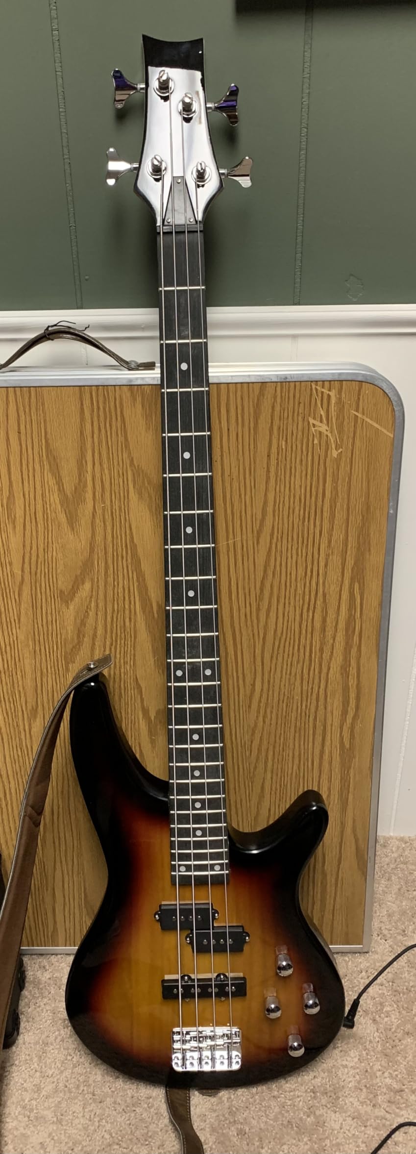 Ktaxon Electric Bass Guitar 4 String Bass Guitar with 20 Watt Amplifier, PJ Type Pickup, Naturally air-dried Maple Neck, Rosewood Fretboard, Basswood Body (Blue) customer photo 1