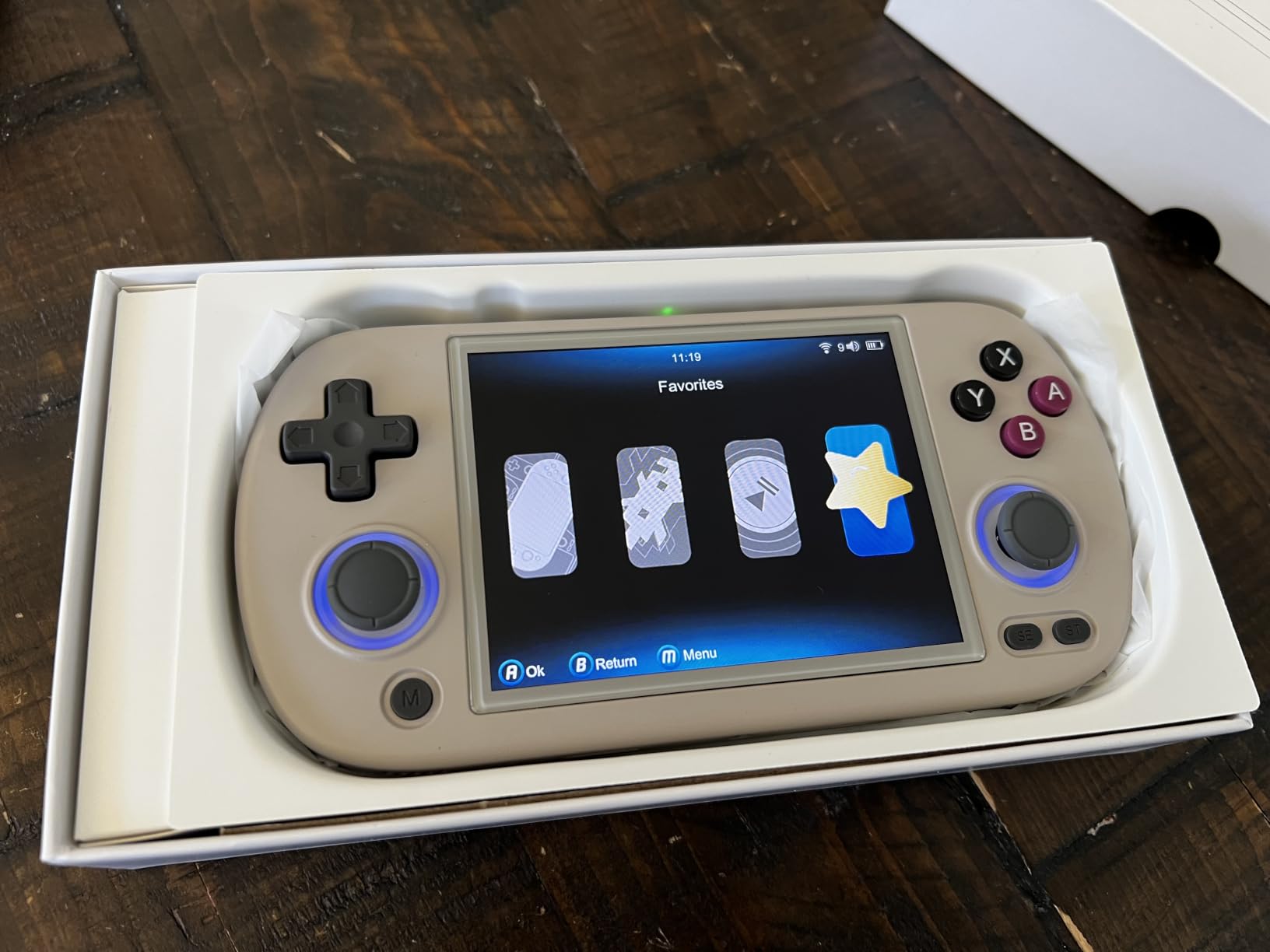 Anbernic RG40XX H Retro Handheld Game Console RG40XXH Retro Gaming Console with 4'' IPS Screen Linux System Built-in 64G TF Card Preloaded Games 5000+ RG40XX H Supports 5G WiFi Bluetooth 4.2 Black customer photo 1