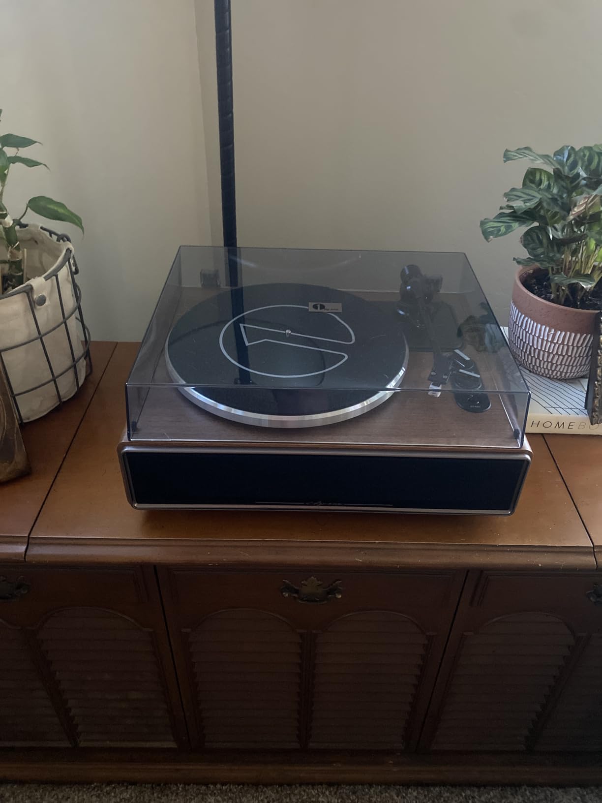 1 BY ONE High Fidelity All-in-One Record Player, Vinyl Turntable with Built-in Speakers, Magnetic AT-3600L Cartridge, RCA Line Out, Belt-Drive Stereo Turntable customer photo 1