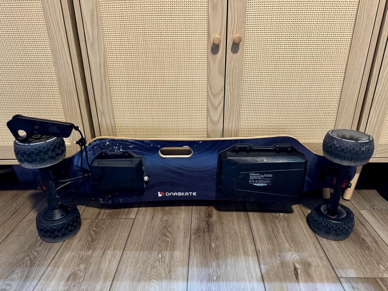 V4/V20 Electric Skateboard with Remote, 28 Mph Top Speed,22 Miles Range,1200W Hub-Motor, Longboard Skateboard for Adults & Teens customer photo 2