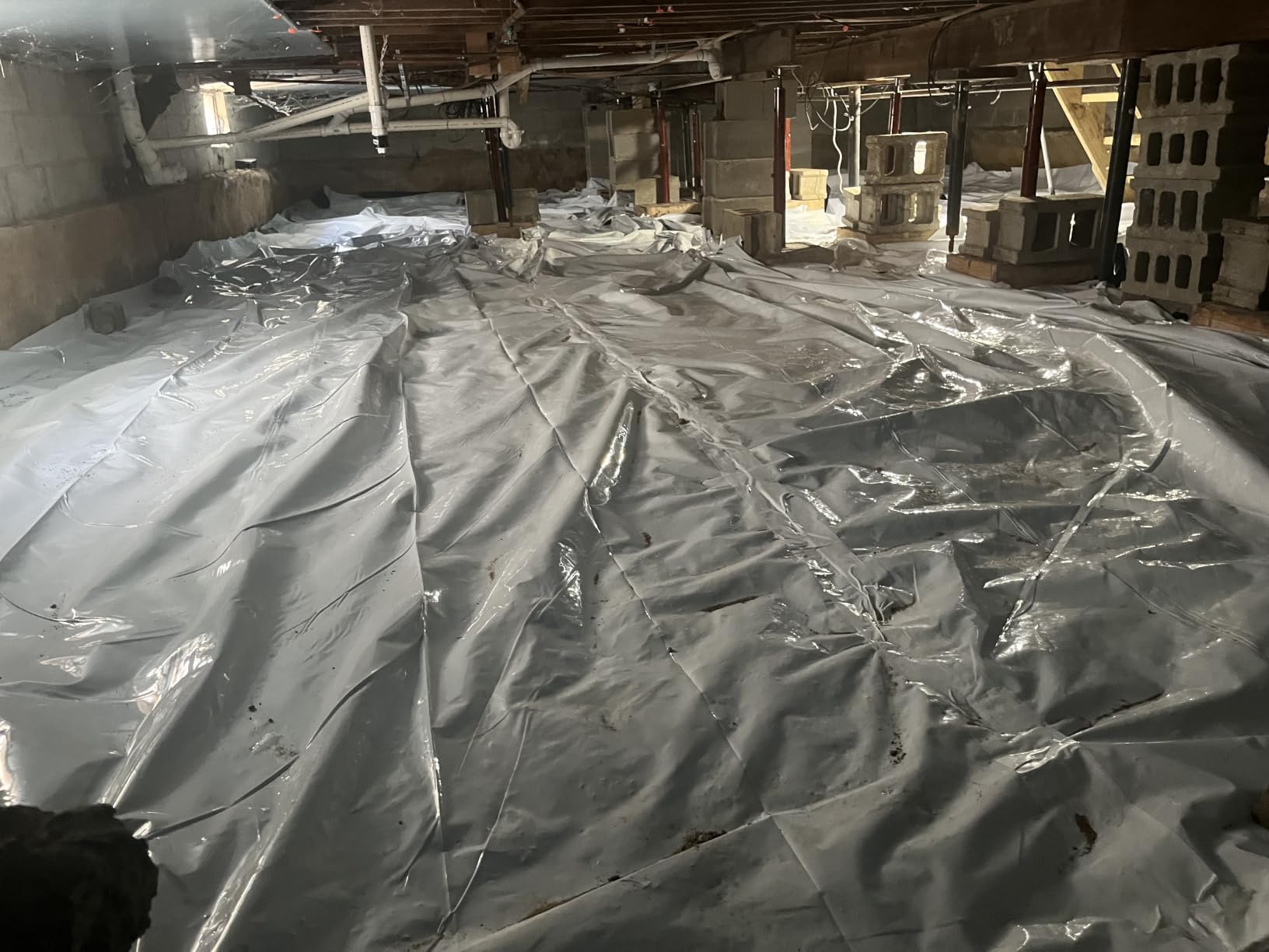 VEVOR 10 Mil Plastic Sheeting Heavy Duty 10' x 100', Thick Plastic Sheeting Roll, Plastic Drop Cloth Painters Tarp, Polyethylene Covering for Crawl Space Vapor Barrier, Multi-Purpose, Black customer photo 1