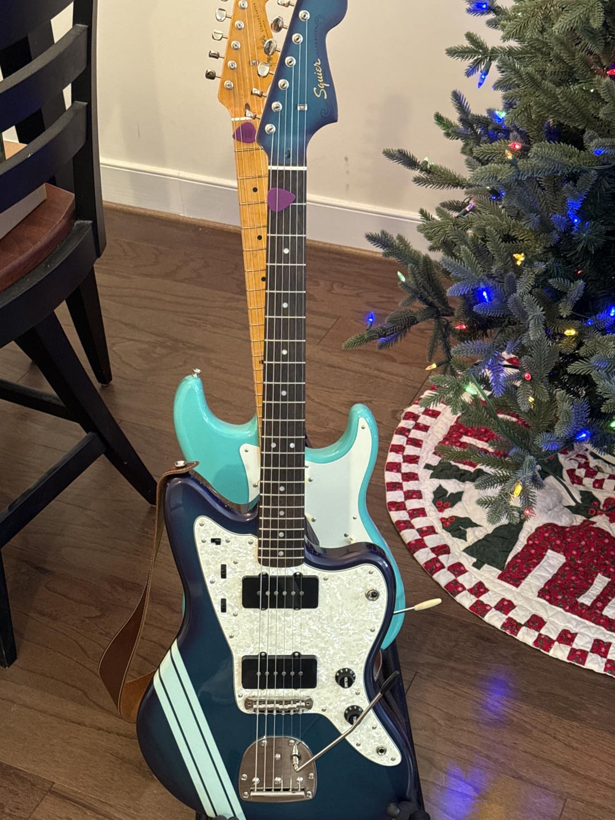 Squier FSR Classic Vibe '60s Jazzmaster Laurel Fingerboard Competition Burgundy Electric Guitar customer photo 1