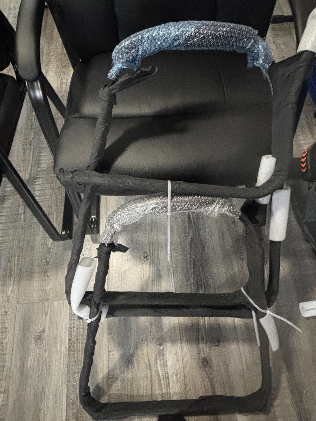 Sweetcrispy Waiting Room Guest Chair, Stationary Office Reception Chairs No Wheel, Comfy Padded Arms and Seld Base, for Conference Room Lobby Home Computer Desk Bedroom Elderly, Deep Black customer photo 1