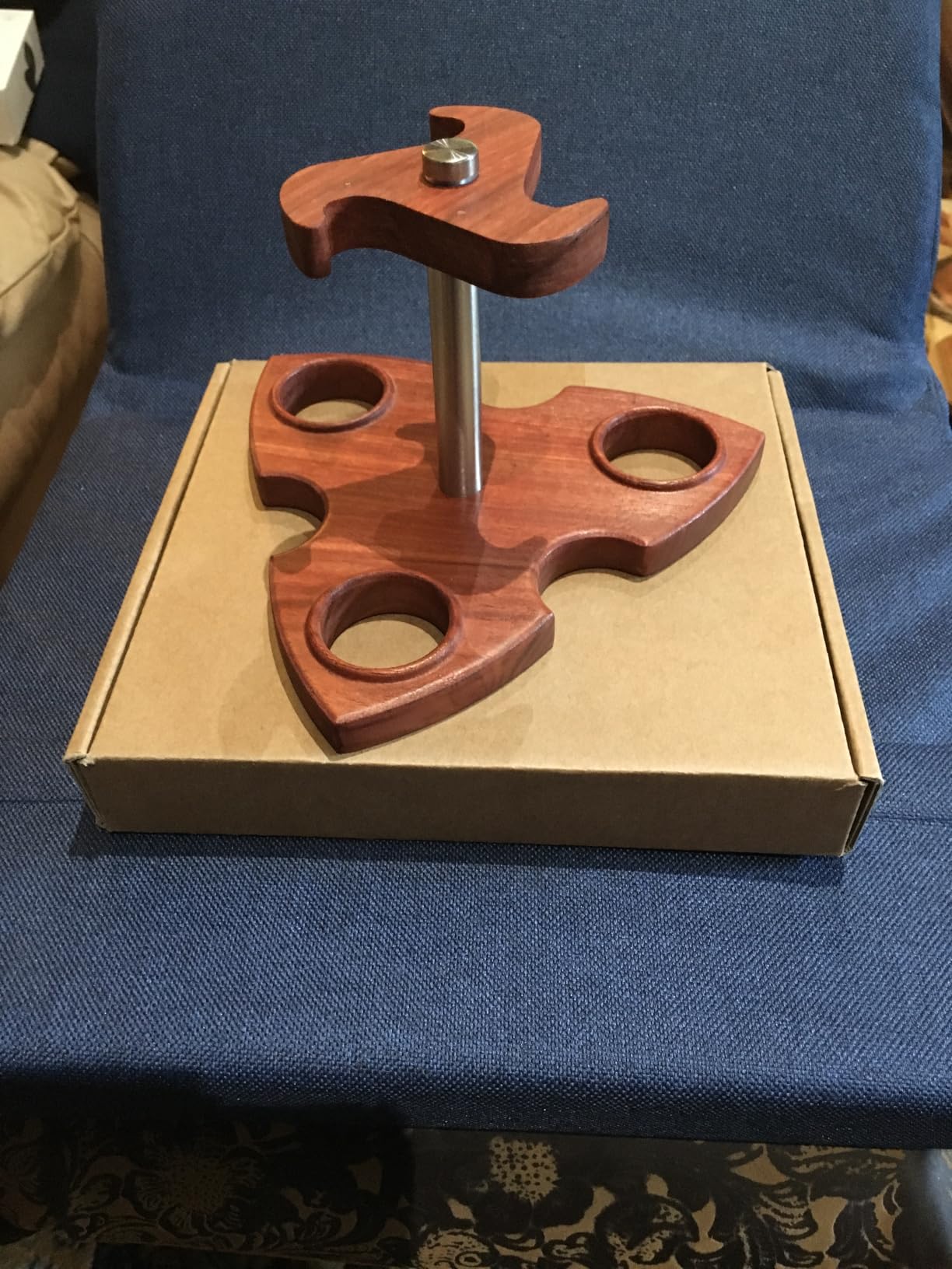 Solid Natural Rosewood Tobacco Smoking Pipe Stand Holder for 3 Pipes, 3 Slots Embossed Circular Slot, Non-Slip Rubber Feet customer photo 2