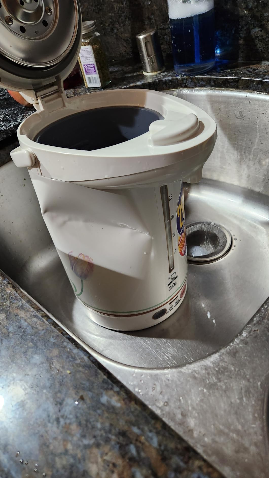 Zojirushi CW-PZC30FC Micom Super Boiler (3.0 Liters, White Ballerina) customer photo 1