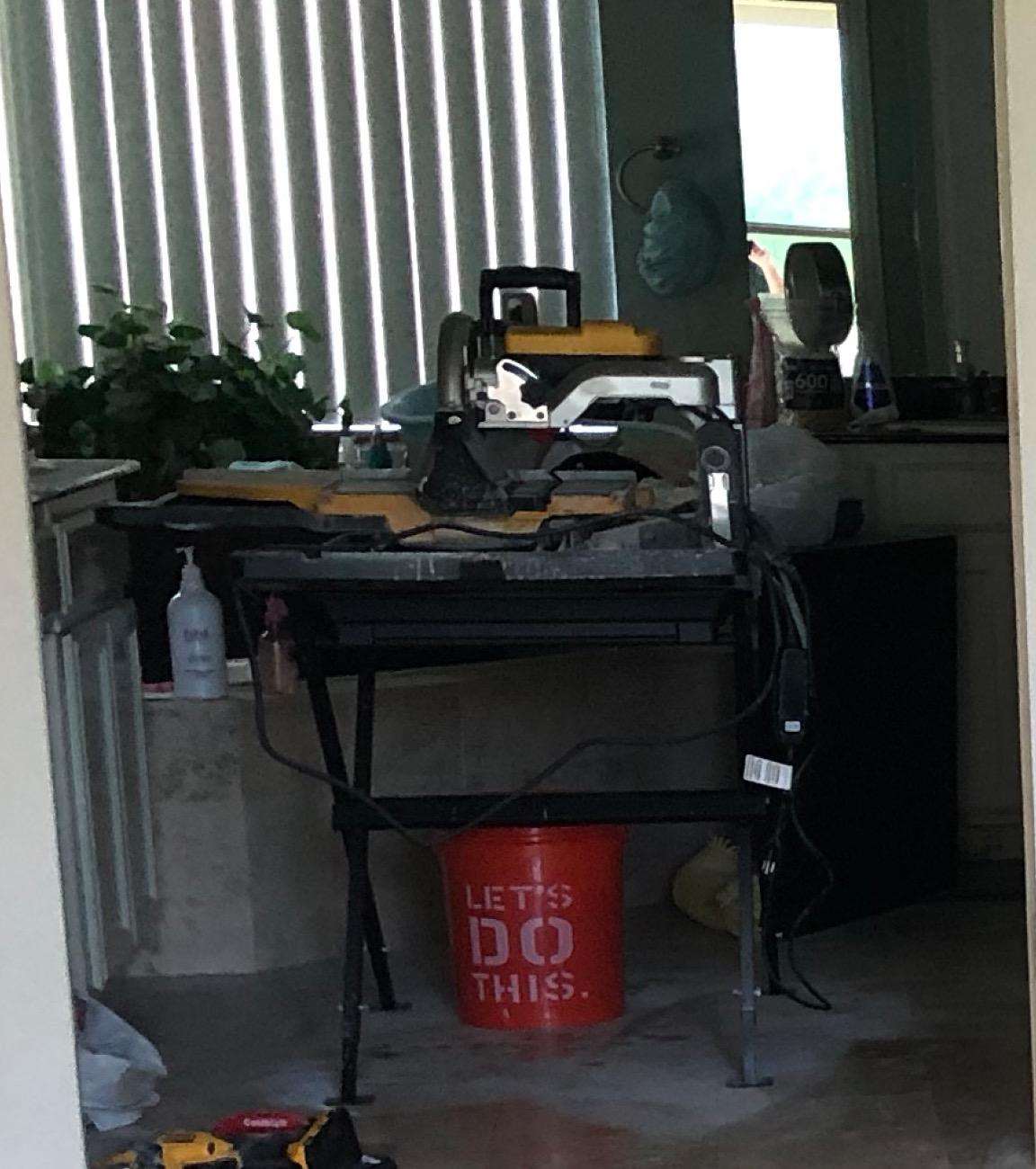 DEWALT Wet Tile Saw Stand for D24000 & D36000 (D24001) customer photo 1