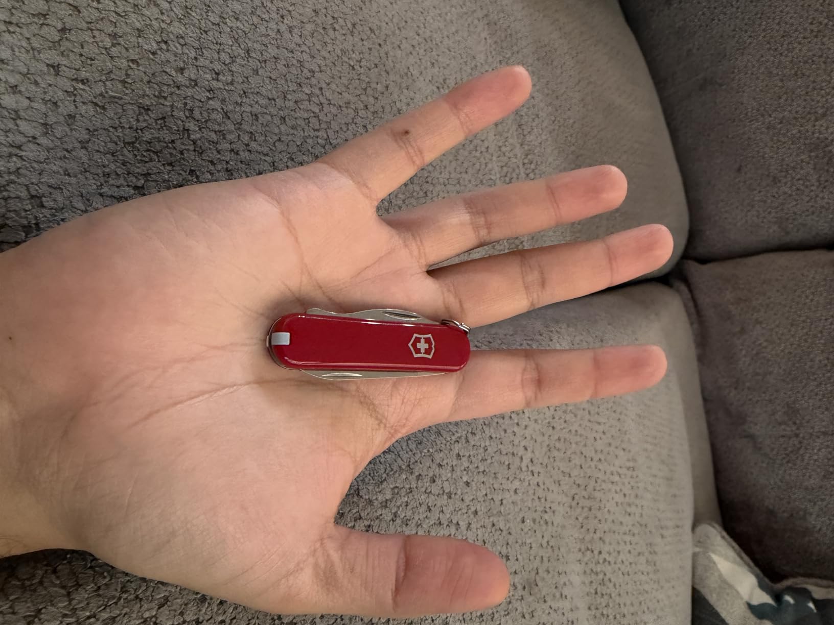 Victorinox Rally Swiss Army Knife, 9-Function Pocket Knife, Multi Tool, Red customer photo 2