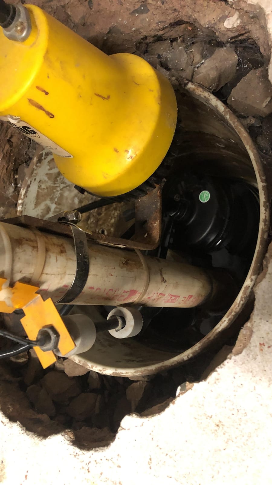 Superior Pump 92572 1/2 HP Thermoplastic Submersible Sump Pump with Vertical Float Switch customer photo 1