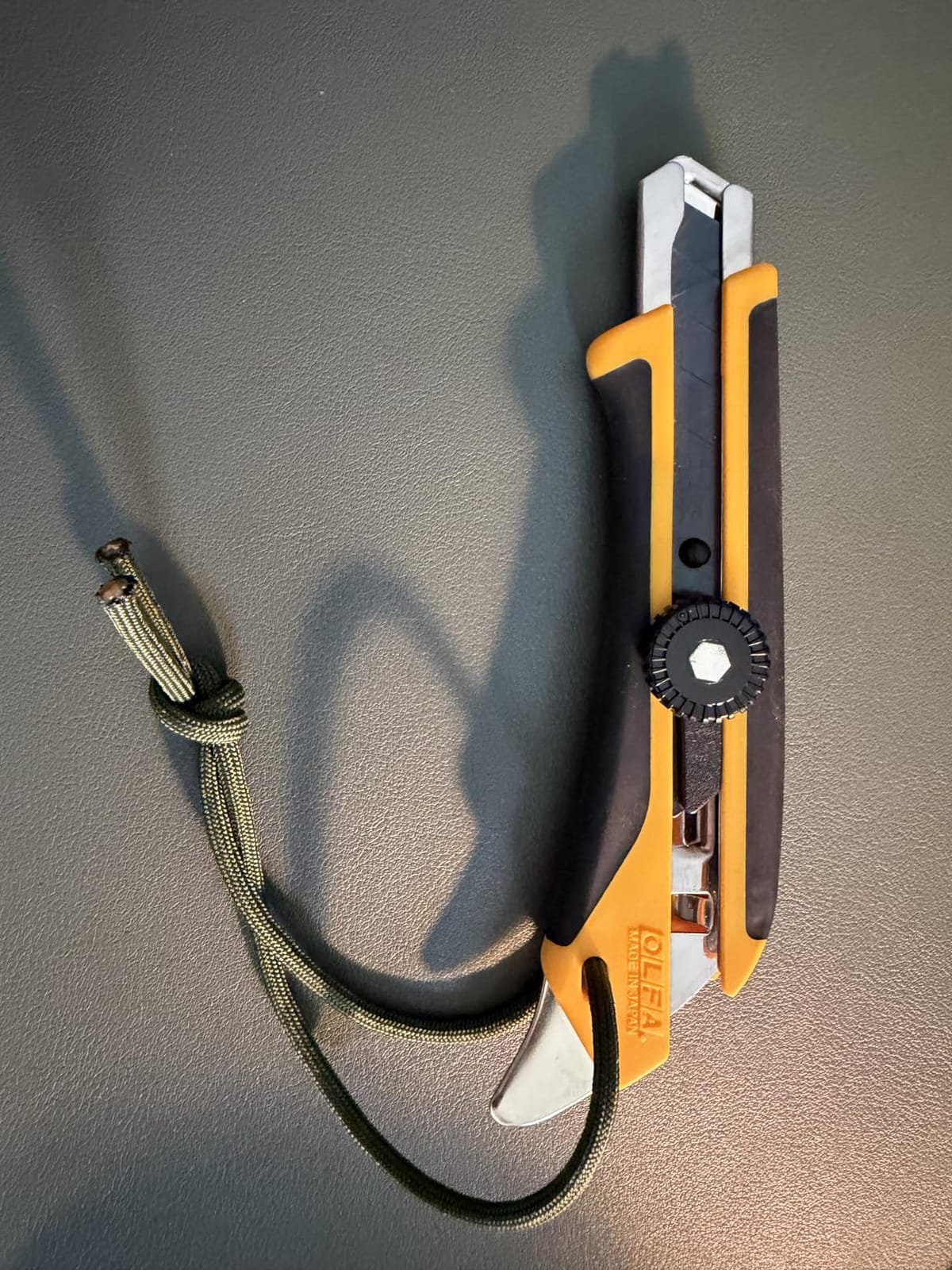 OLFA 18mm Heavy-Duty Utility Knife (L-5) - Fiberglass, Chemical Resistant customer photo 2