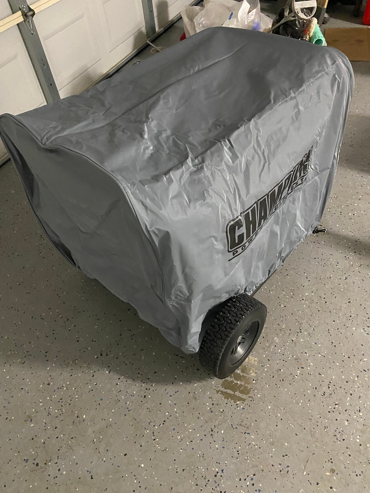 Champion Power Equipment Weather-Resistant Storage Cover for 4800-11,500-Watt Portable Generators | Weather-resistant vinyl guards against sun, rain, snow and dirt, elastic base for snug fit, fits units to 30.7 x 23.6 in customer photo 1
