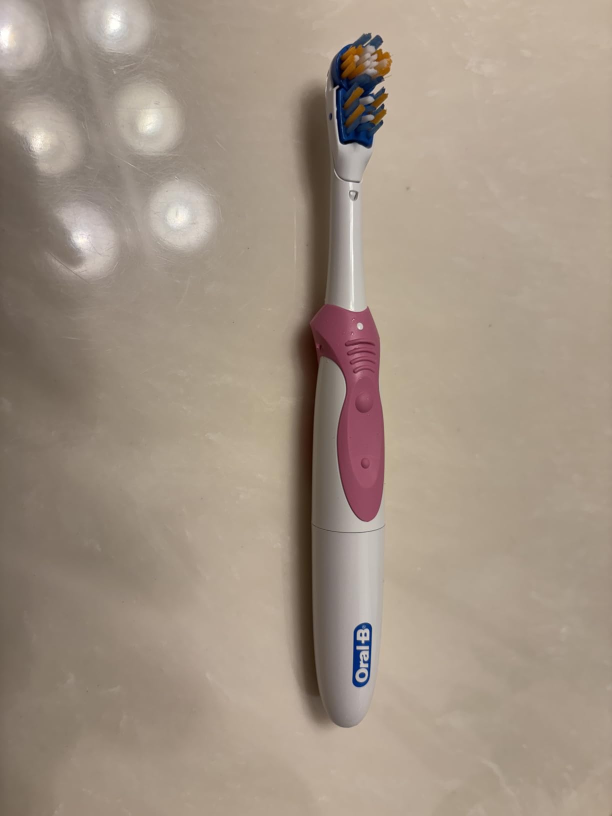 Oral-B 3D White Action Power Toothbrush, 1 Count (Colors May Vary), Multi-colored customer photo 2