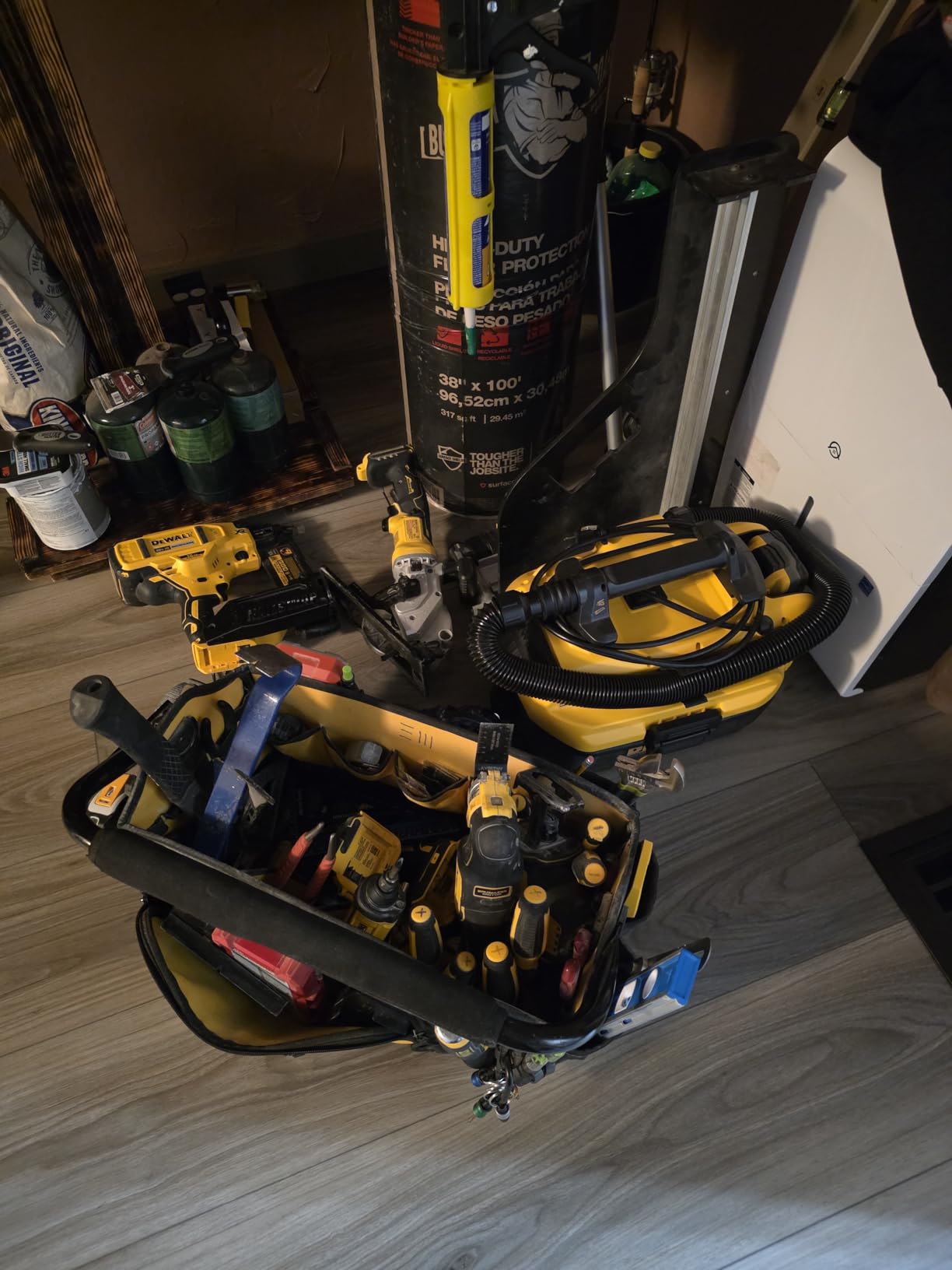 DEWALT 20V MAX Shop Vacuum Wet and Dry, Shop Vac 2 Gallon, Cordless and Corded Wet Dry Vacuum Cleaner, Wide Nozzle, Hepa Filter, Tool Only (DCV581H) customer photo 1