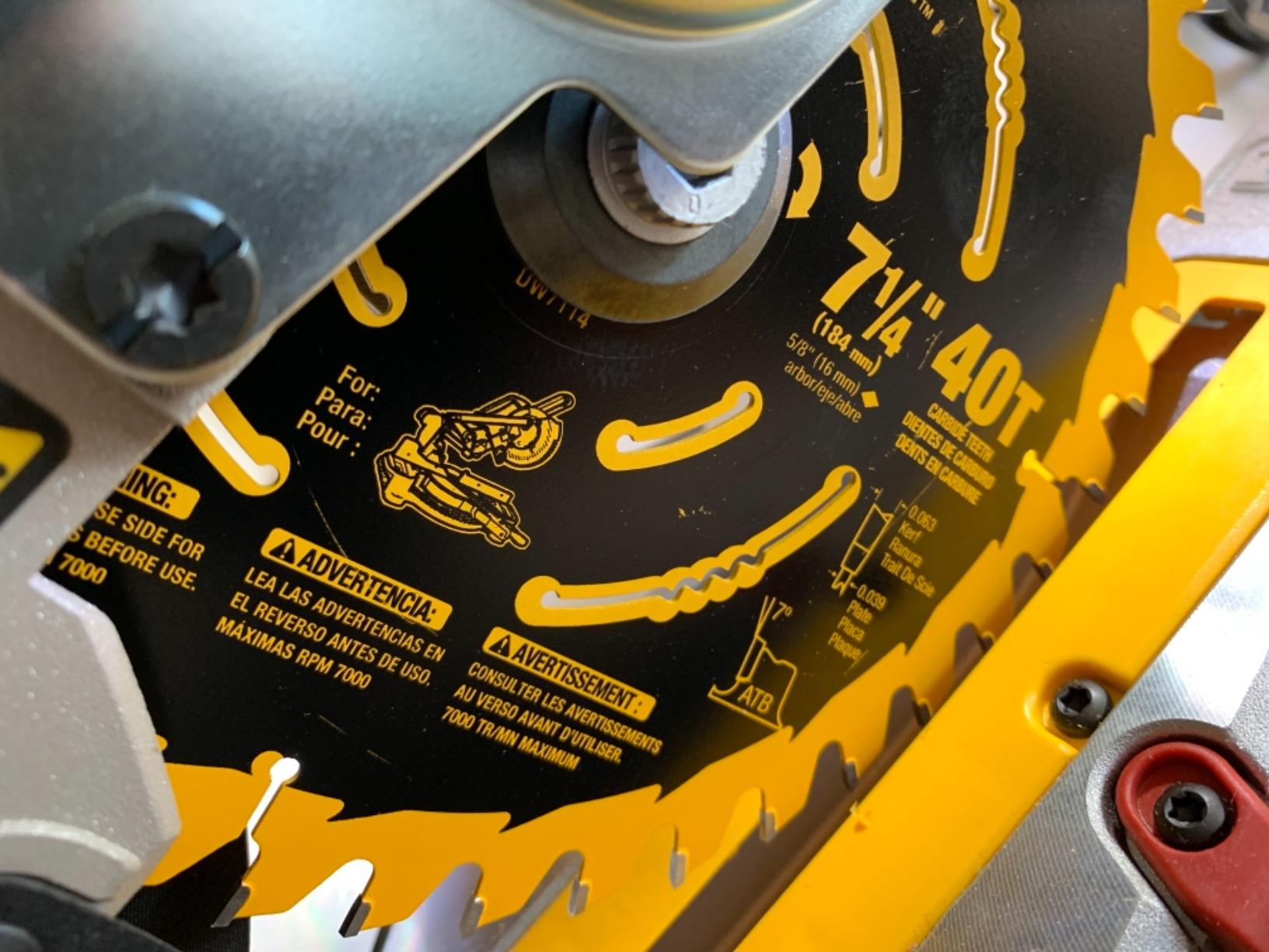 DEWALT 20V MAX* 7-1/4-Inch Miter Saw, Cordless (DCS361M1) customer photo 2