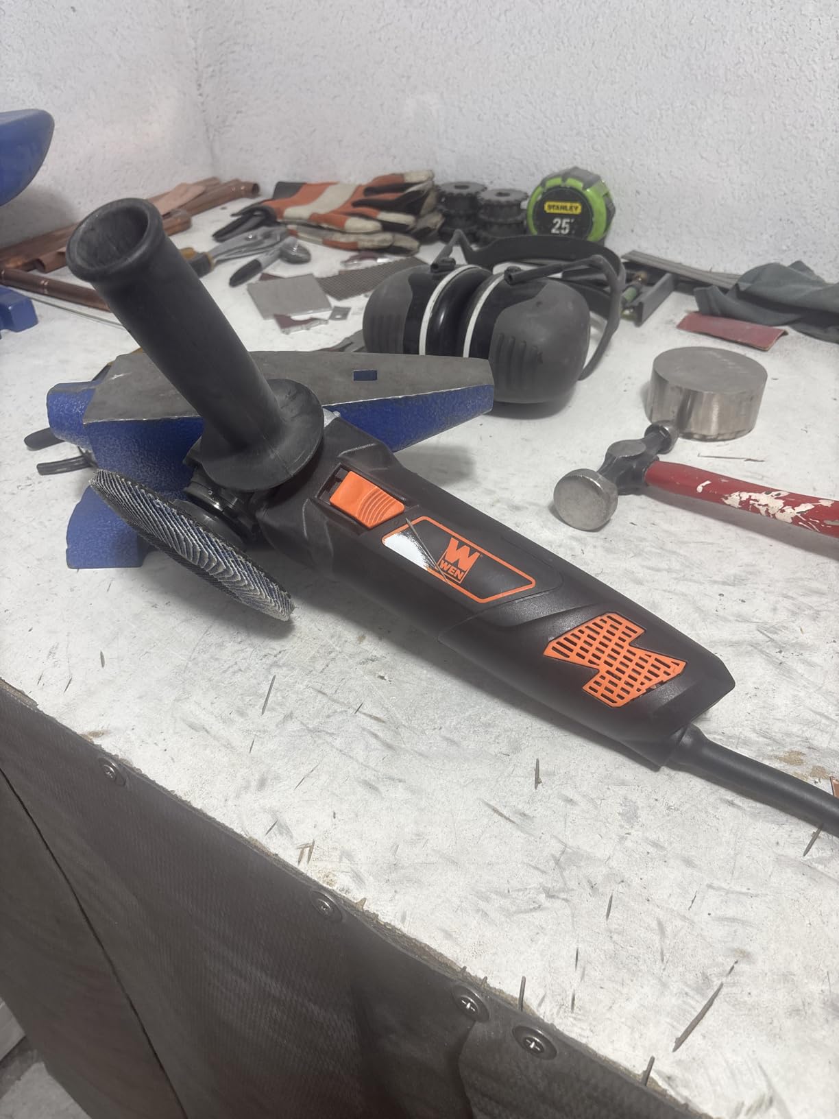 WEN 7-Amp Angle Grinder with 4-1/2-Inch Wheel and Reversible Handle (944) customer photo 1