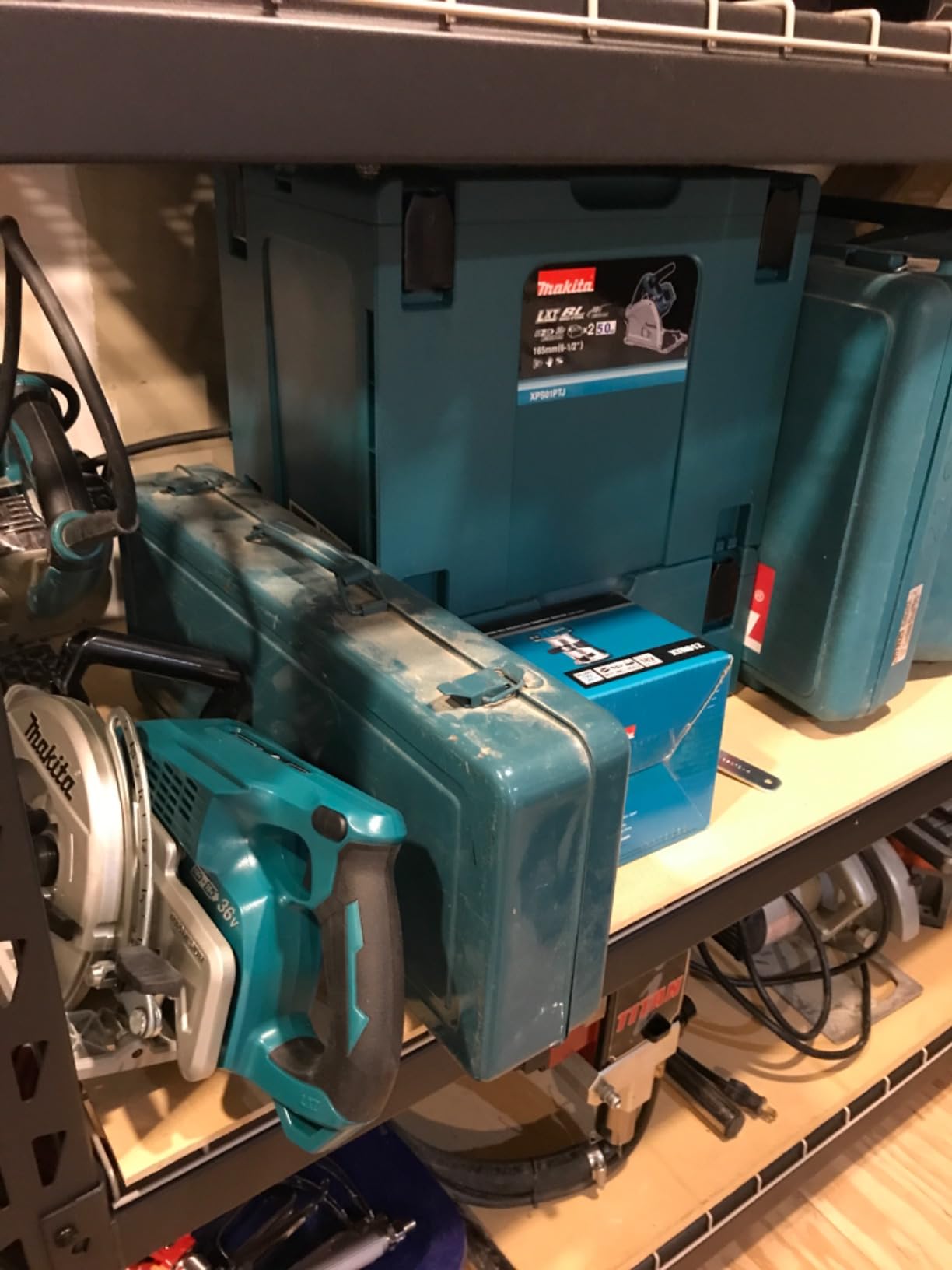 Makita XPS01PTJ 18-Volt X2 LXT Lithium-Ion (36V) Brushless Cordless 6-1/2 inch Plunge Circular Saw Kit (5.0Ah) with 199140-0 39 inch Guide Rail(Sold separately) customer photo 1