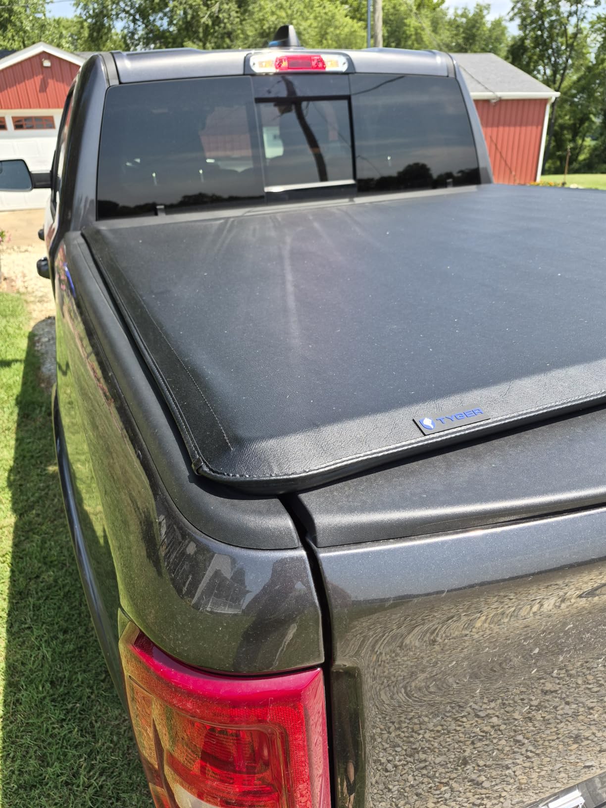 Tyger Auto T1 Soft Roll-up Truck Bed Tonneau Cover Compatible with 2009-2018 Dodge Ram 1500; 2010-2026 2500 3500; 2019-2024 Classic | 6'4