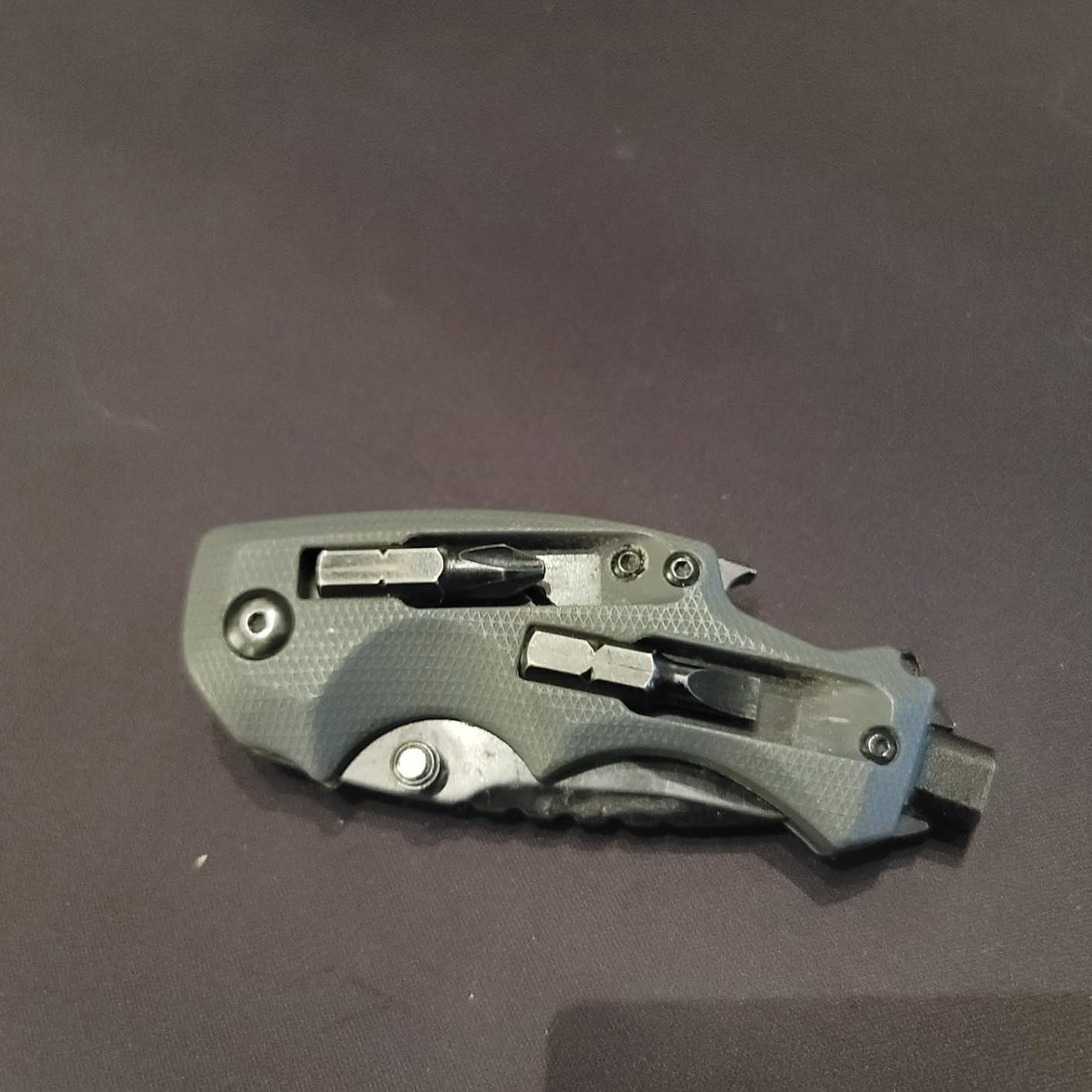 Kershaw Shuffle DIY Compact Multifunction Pocket Knife (8720), 2.4 Inch 8Cr13MoV Steel Blade with Black Oxide Coating, Every Day Utility Knife with Carbon Strength and High Tech Function, 3.5 oz.,Gray customer photo 1