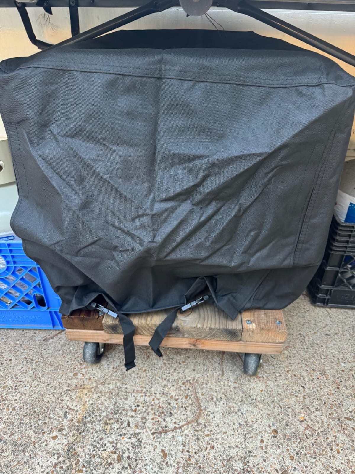 Porch Shield Waterproof Universal Generator Cover 26 x 20 x 20 inch - for Most Generators 3000-5000 Watt, Black customer photo 2