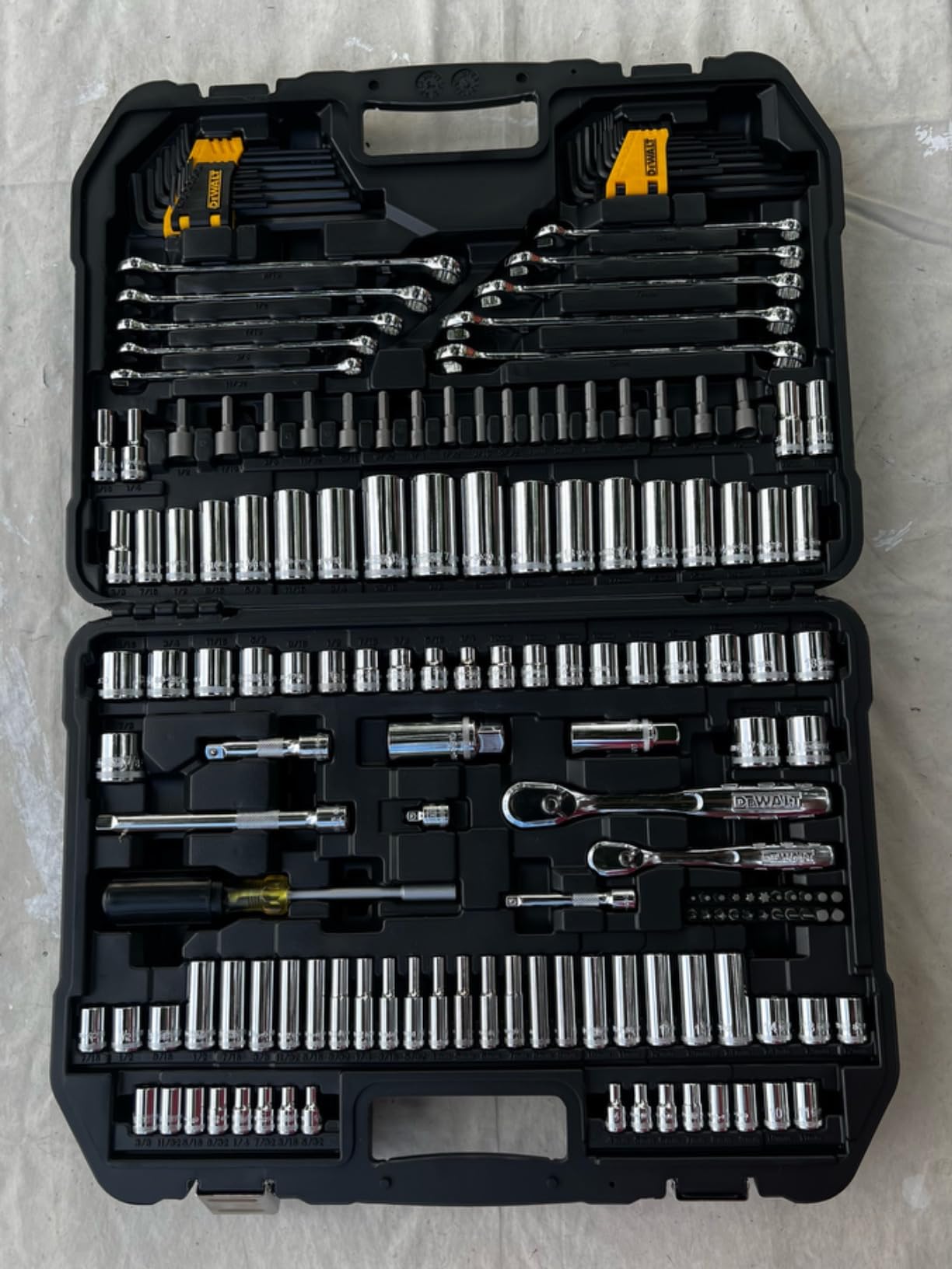 DEWALT Mechanics Tool Set, 1/4 and 3/8 Inch Drive, SAE, 172-Piece (DWMT81533) customer photo 1