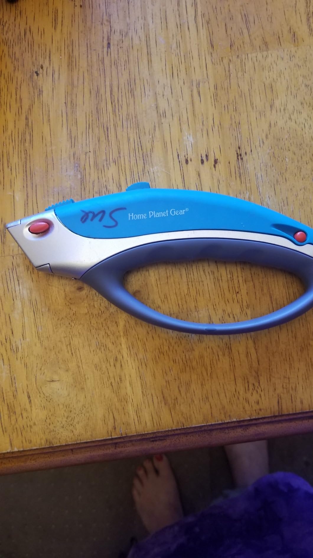 Box Cutter Retractable Utility Knife - Heavy Duty Box Cutter Knife Cardboard Cutter - Box Opener Razor Blades Utility Knife - Box Knife Carpet Cutter with 5 Sharp Blades customer photo 1