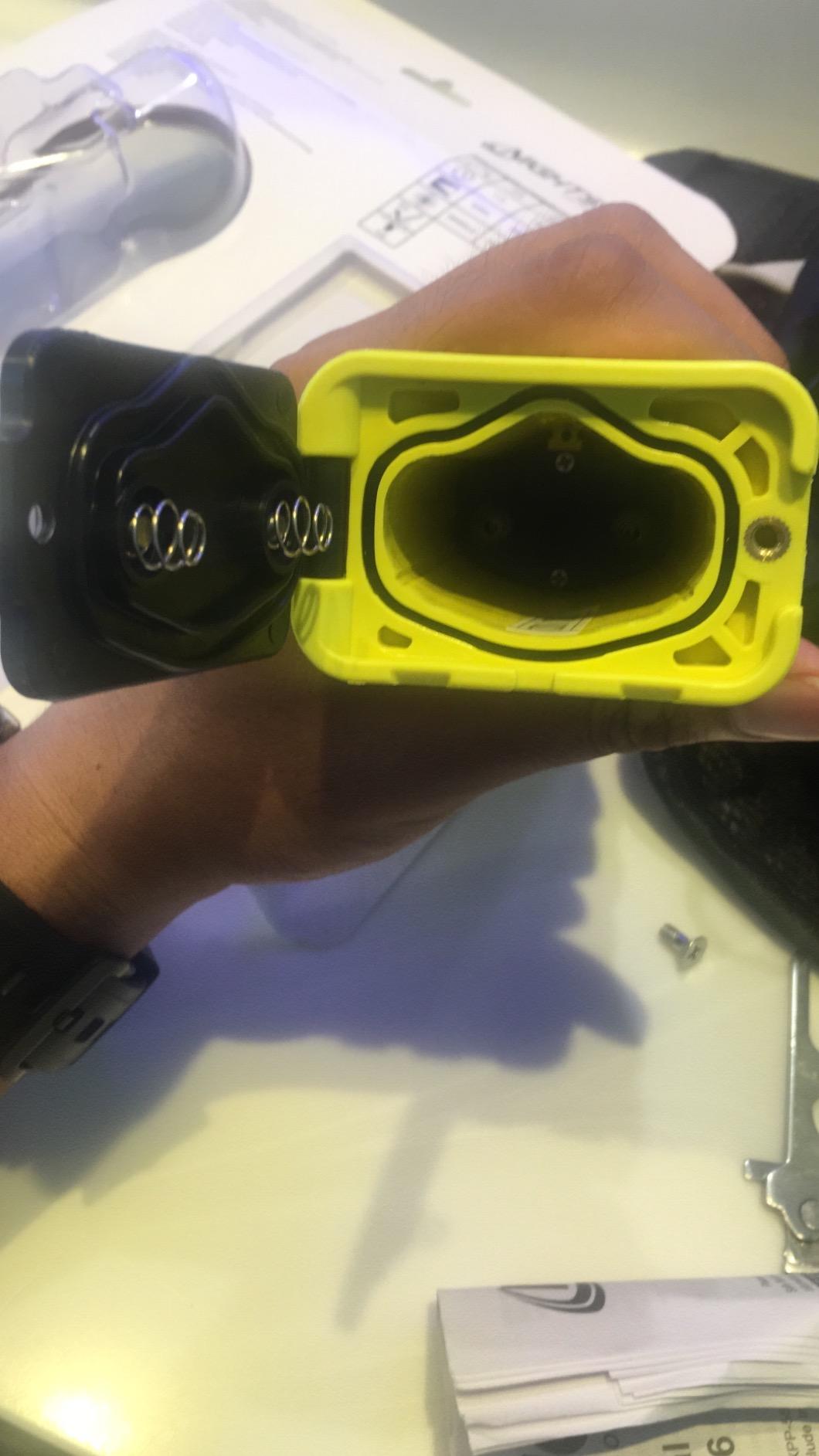 Nightstick XPP-5566GX Intrant Intrinsically Safe Dual Angle Light - 3 in 1 Flashlight, Floodlight, Dual-Light - 8 Brightness Modes - Green customer photo 1