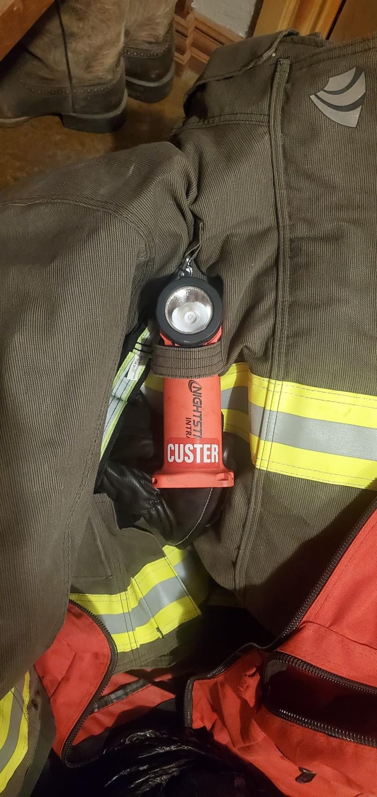 Nightstick XPP-5566GX Intrant Intrinsically Safe Dual Angle Light - 3 in 1 Flashlight, Floodlight, Dual-Light - 8 Brightness Modes - Green customer photo 2