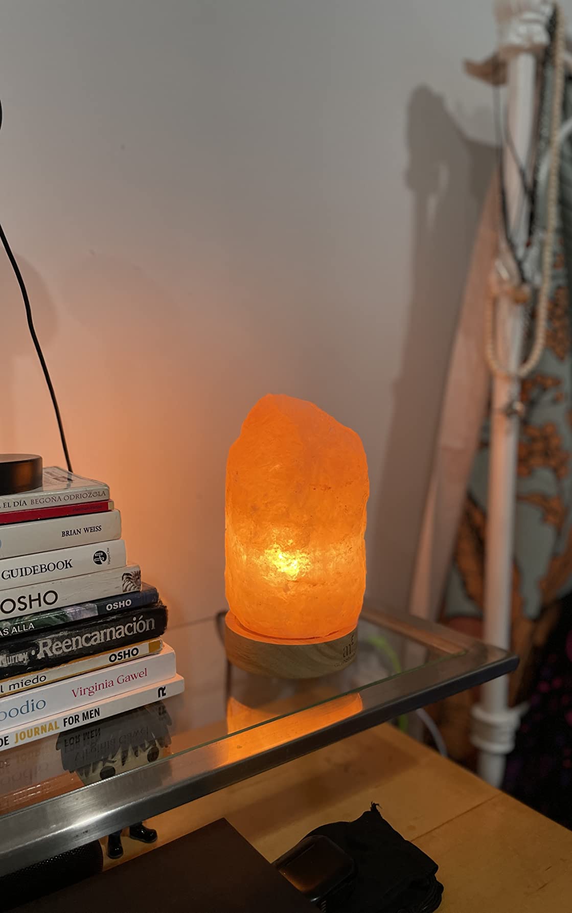 Artnaturals Himalayan Salt Lamp with Wooden Base | Authentic Himalayan Pink Salt, Natural Wooden Base, Adjustable Dimmer Switch, Warm Ambient Glow for Bedroom & Home Décor customer photo 1